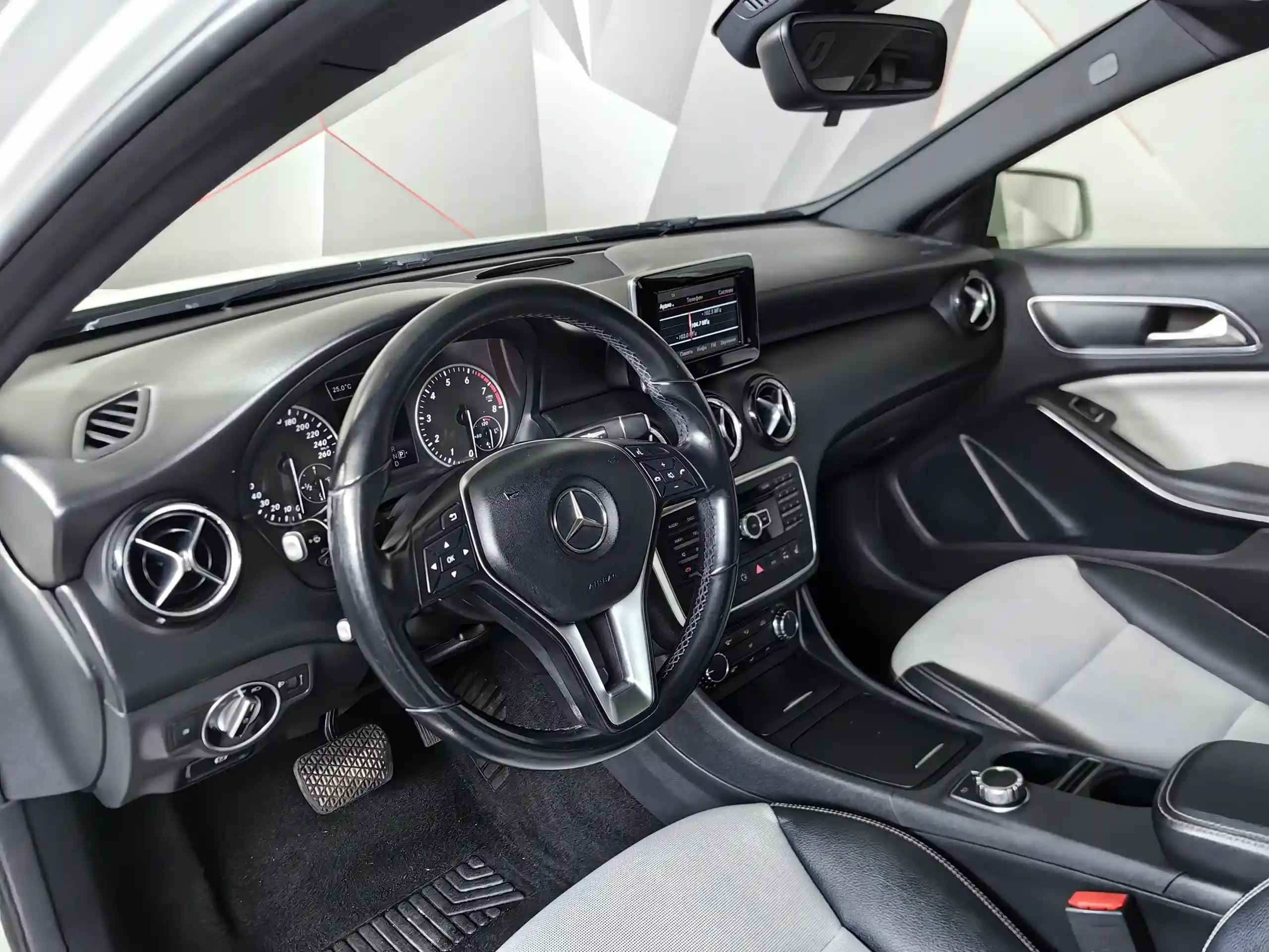 Mercedes-Benz A-Класс 2013