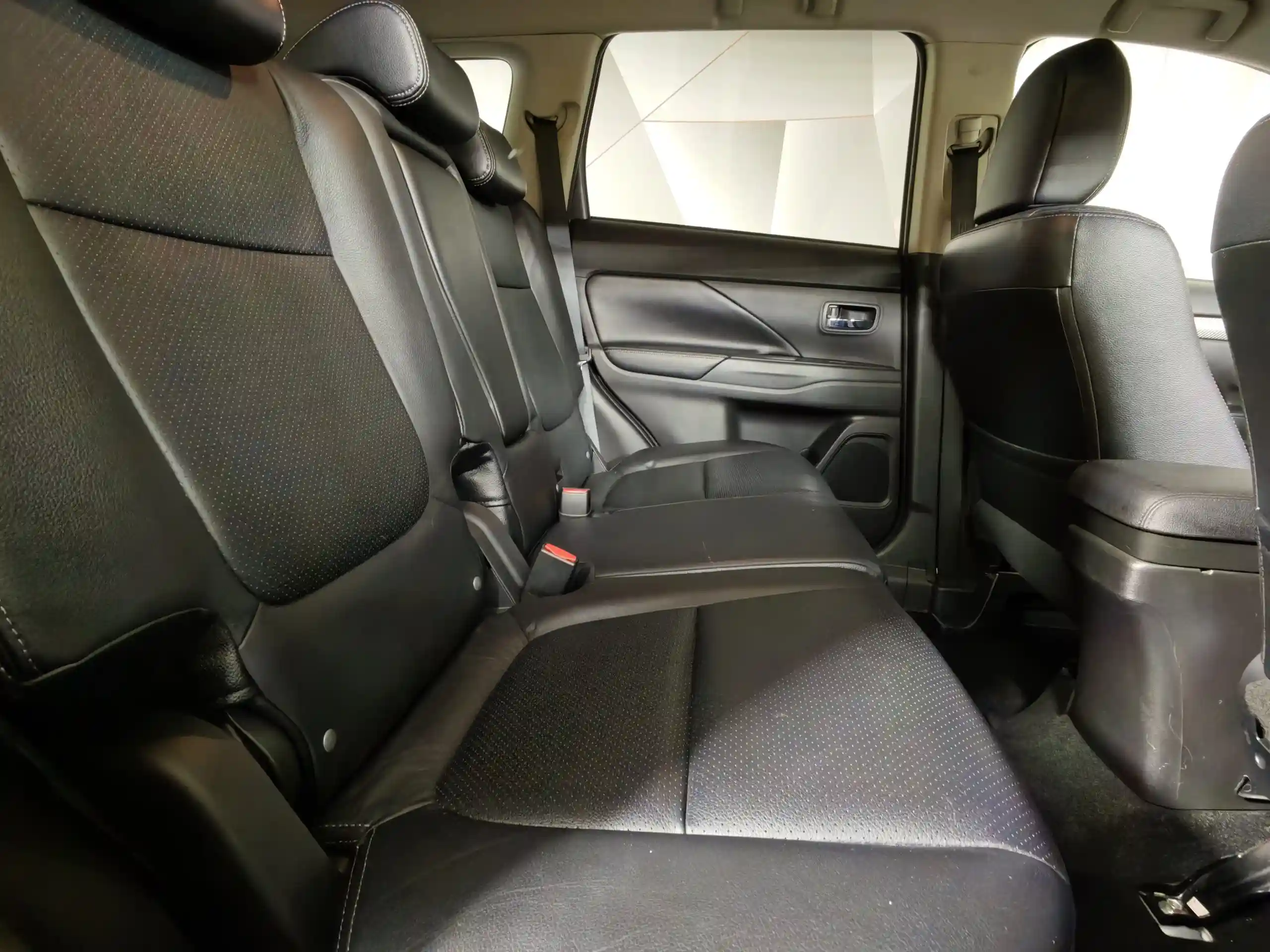 Mitsubishi Outlander 2012