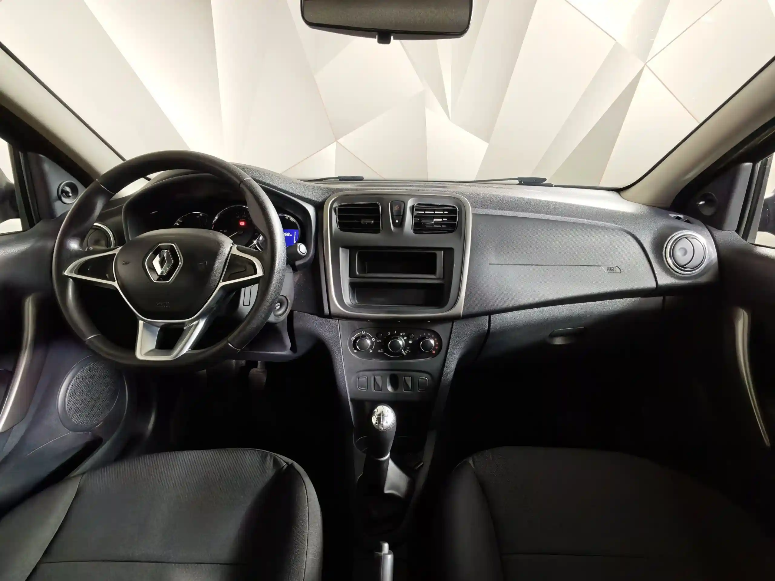 Renault Logan 2018