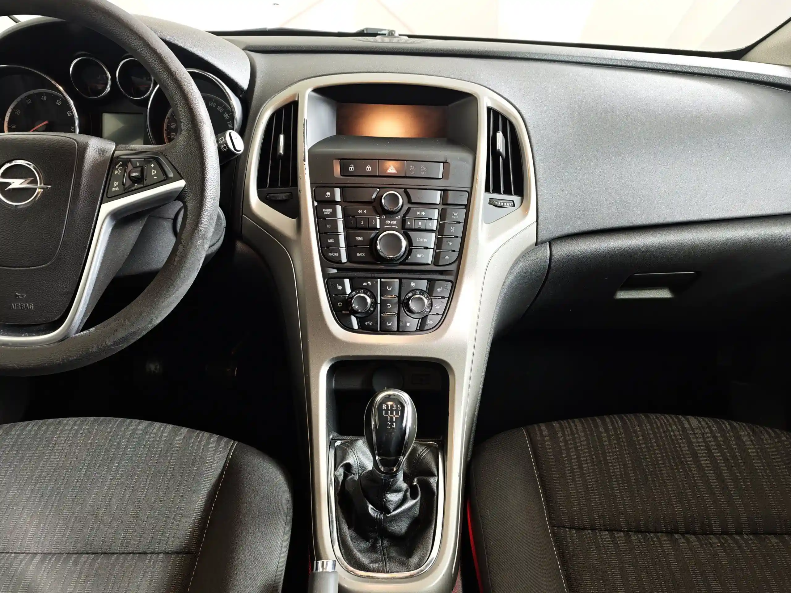 Opel Astra 2012