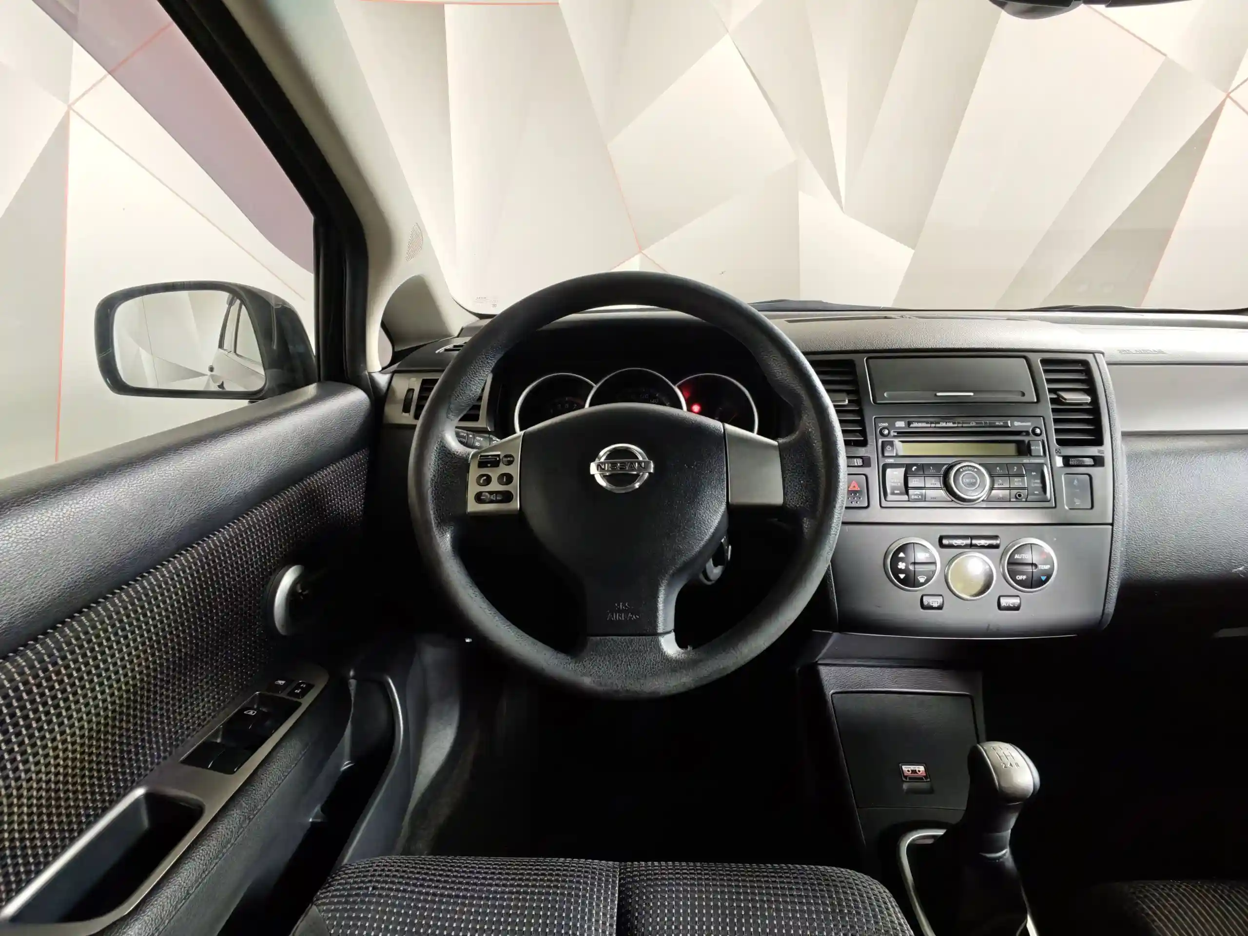 Nissan Tiida 2010