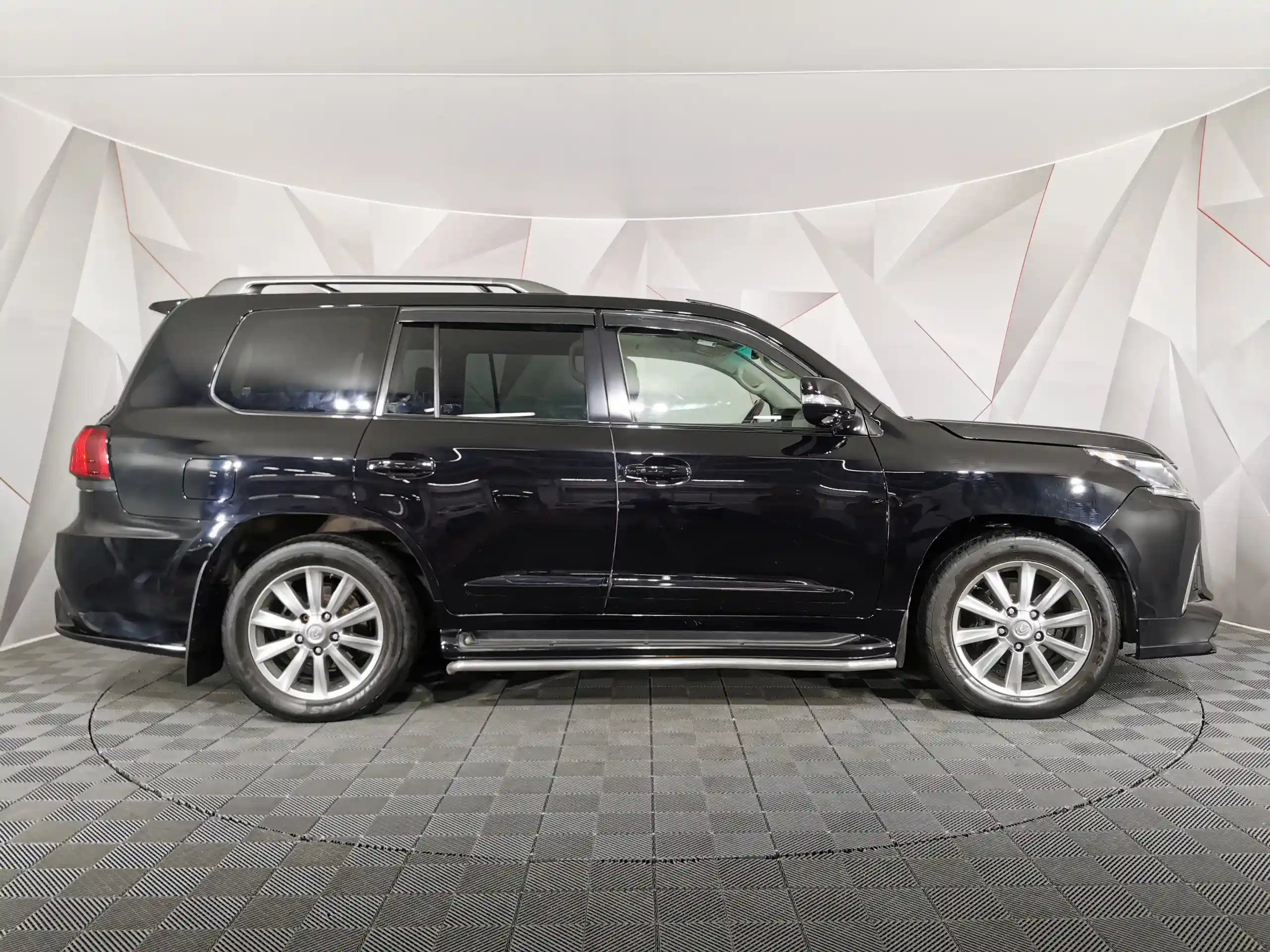 Lexus LX 2010