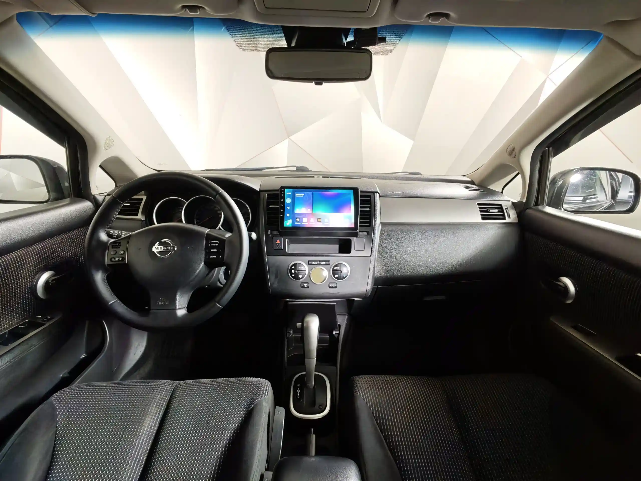 Nissan Tiida 2012