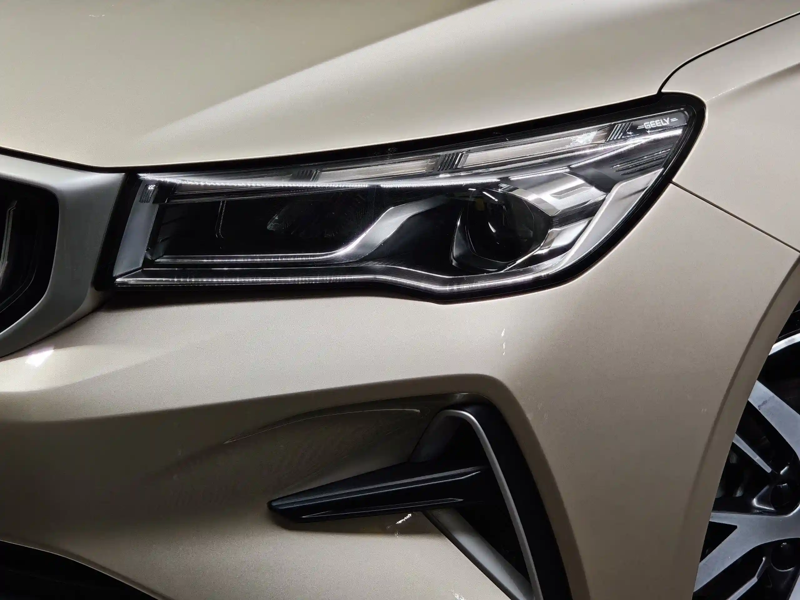 Geely Emgrand 2023