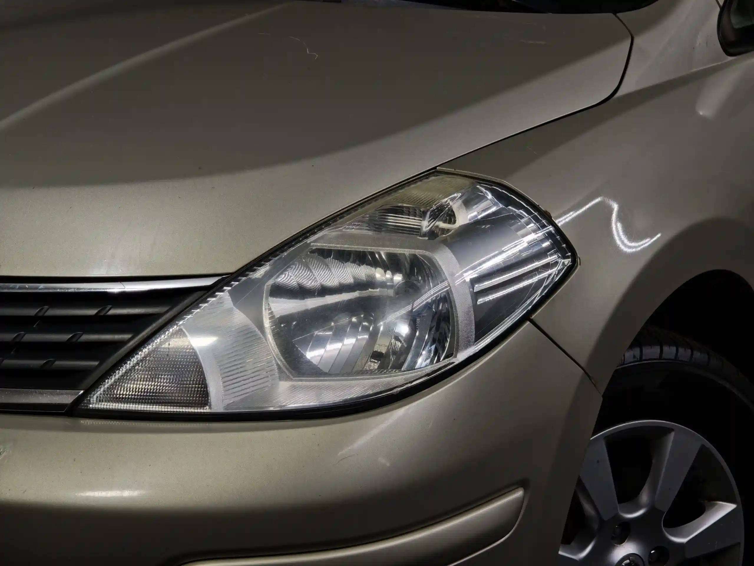 Nissan Tiida 2012