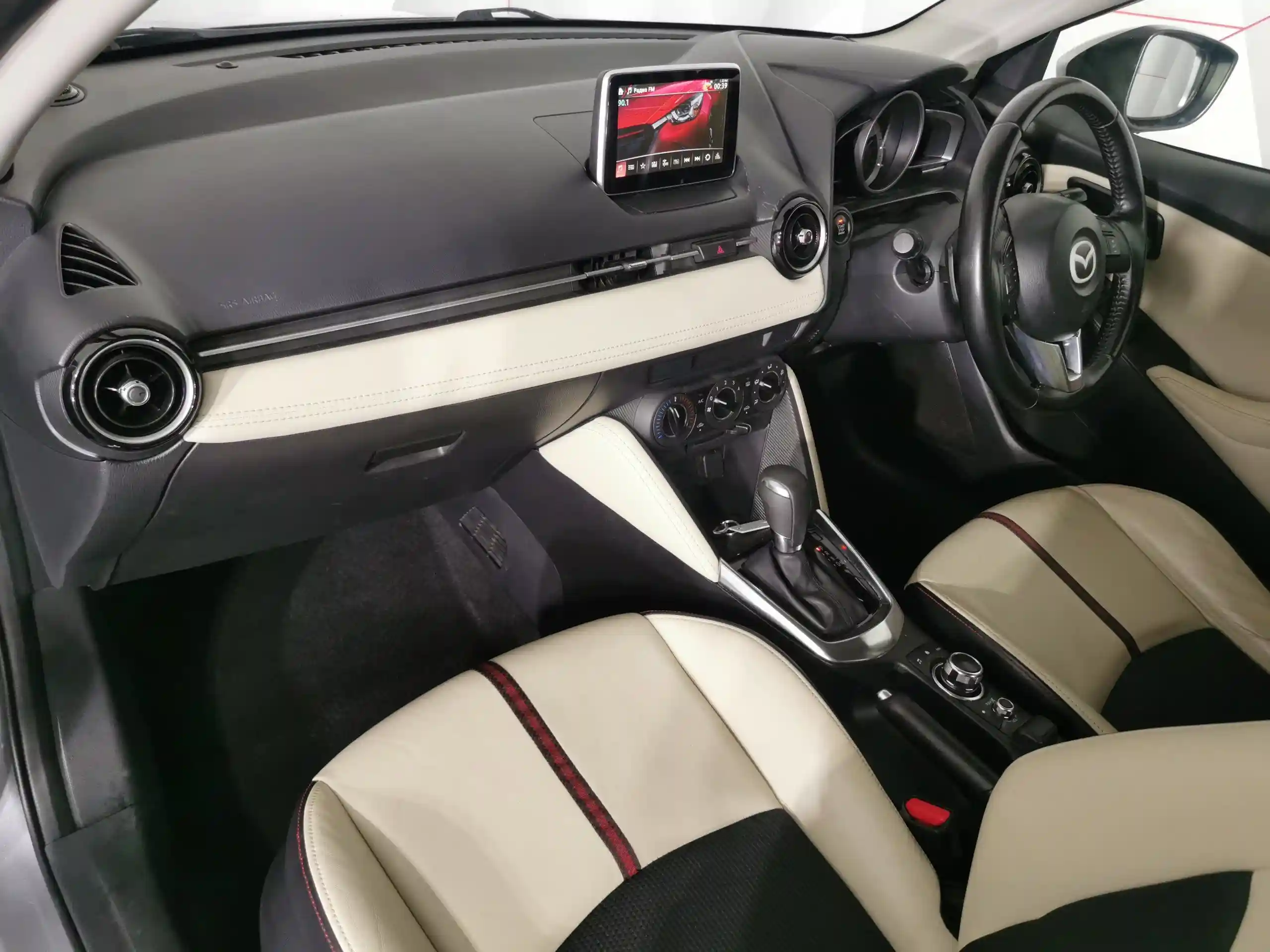 Mazda Demio 2015