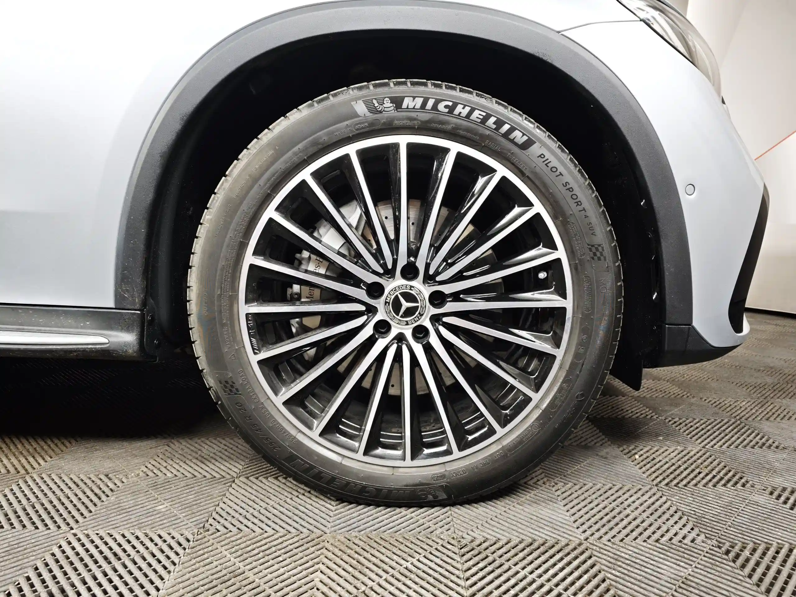 Mercedes-Benz GLC 2023