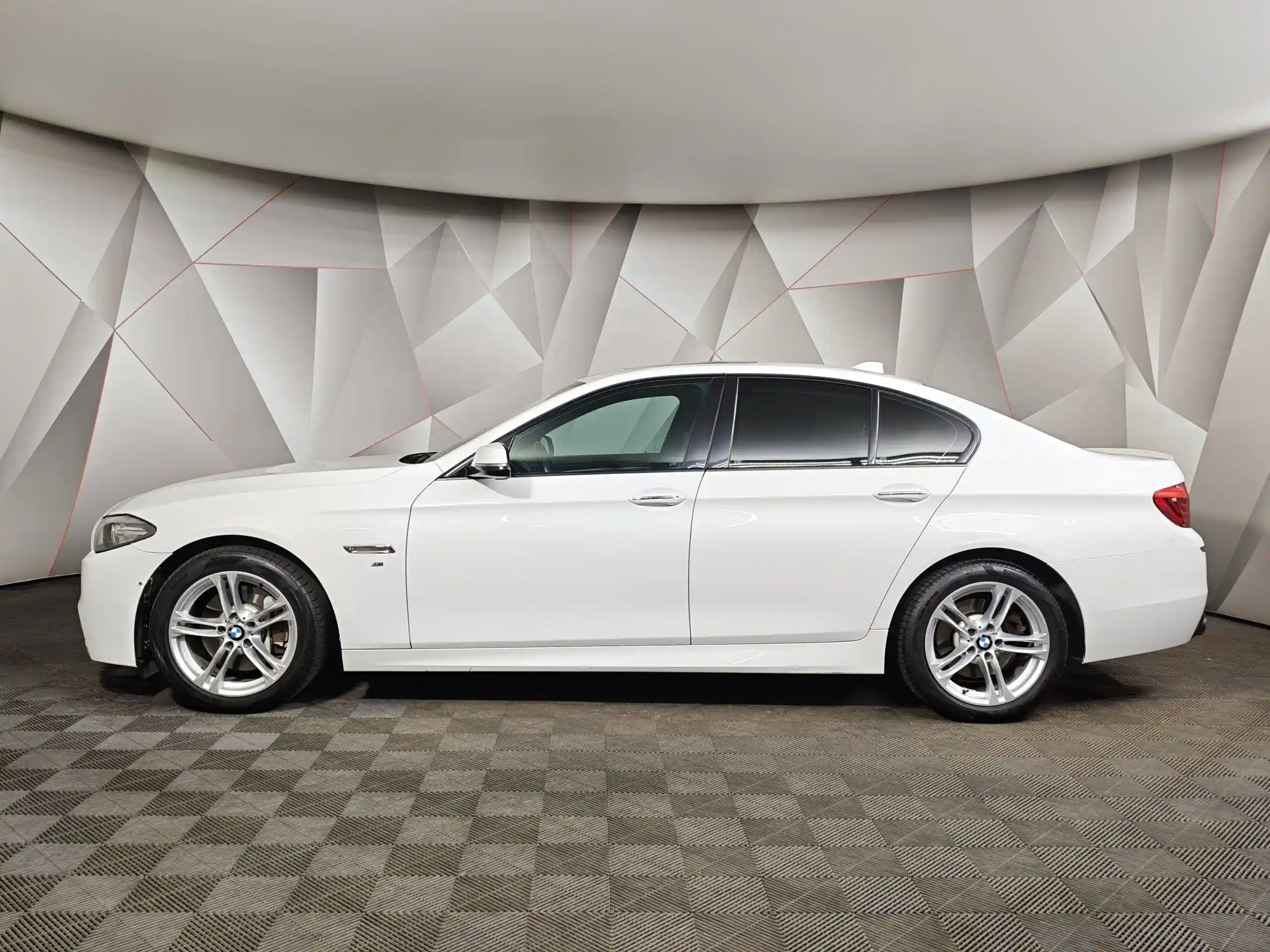 BMW 5 серия 2013