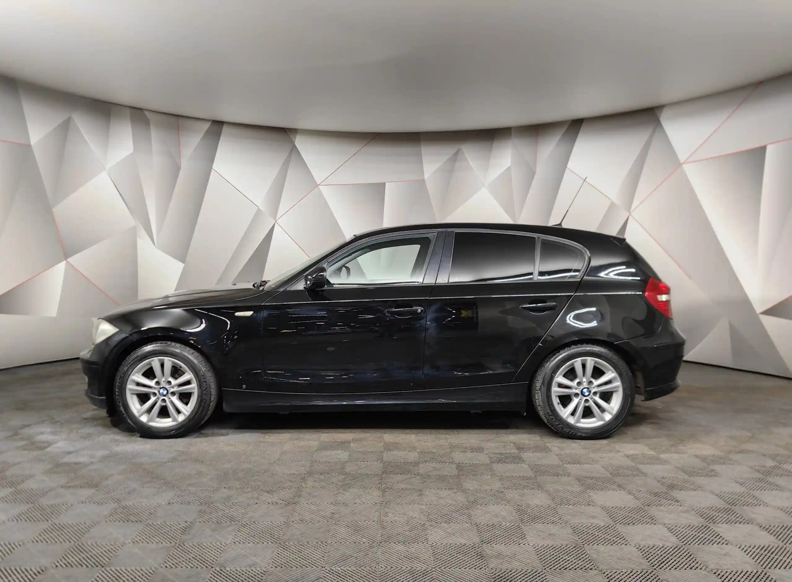 BMW 1 серия 2011