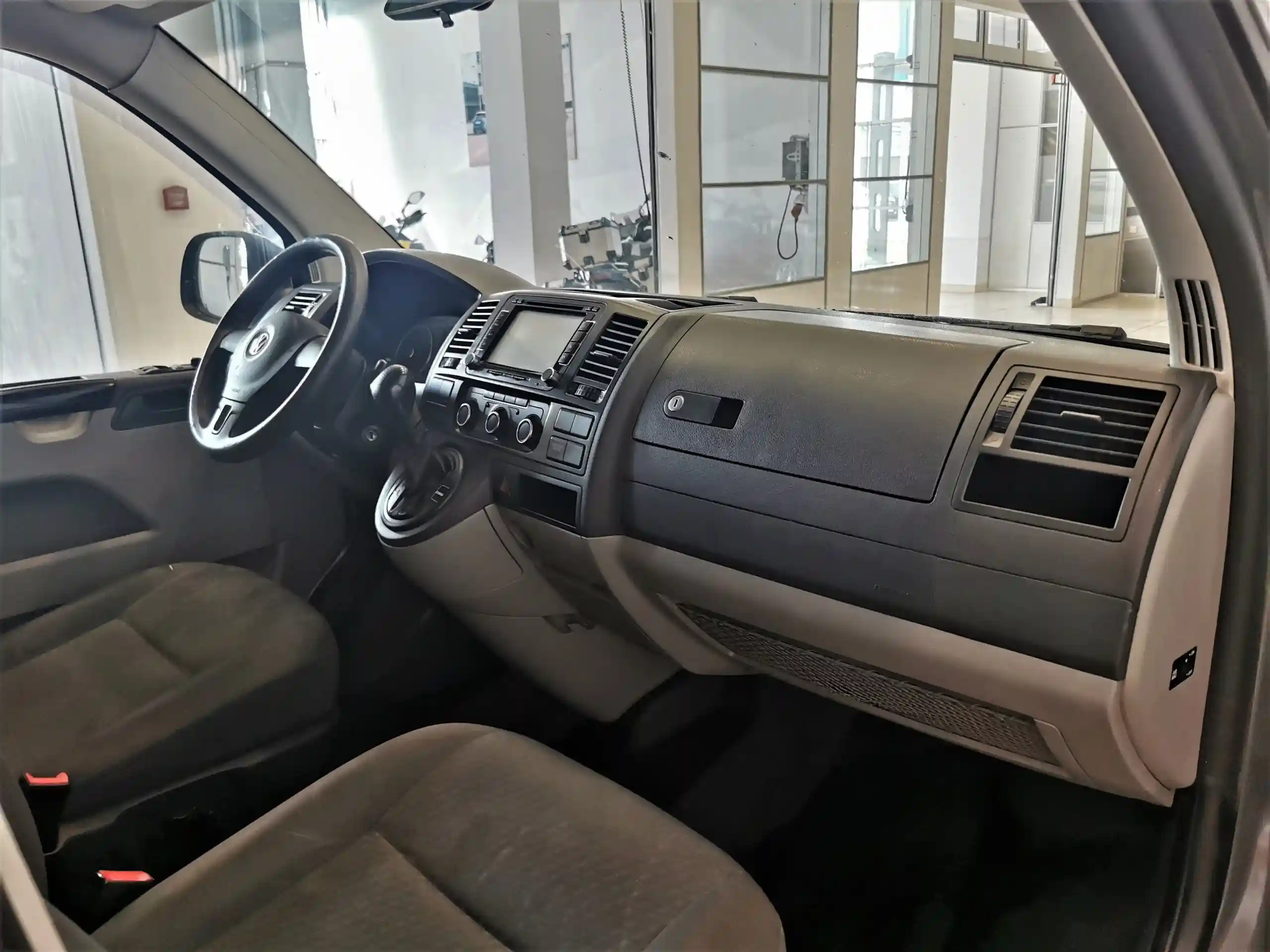 Volkswagen Caravelle 2011