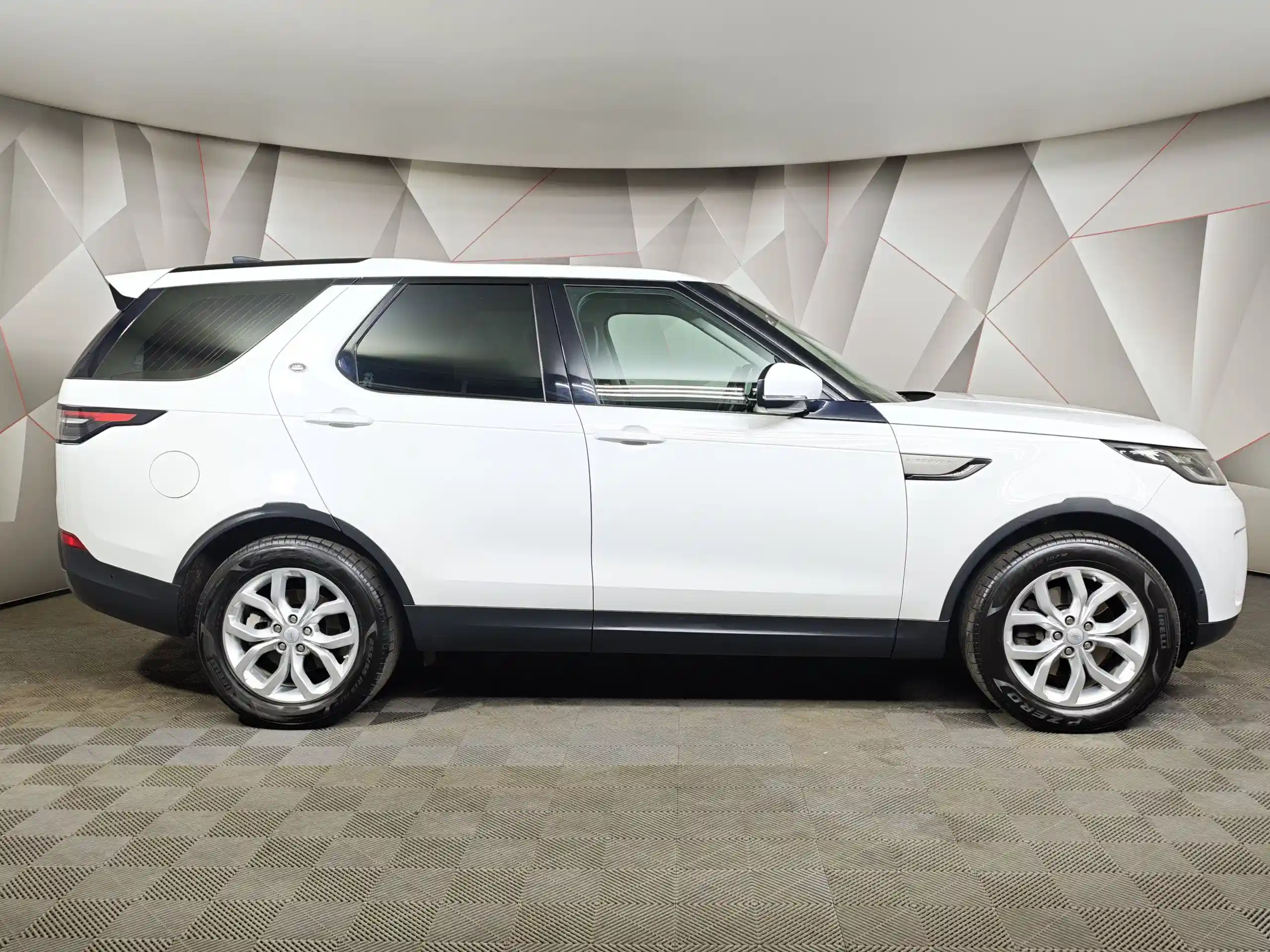 Land Rover Discovery 2019