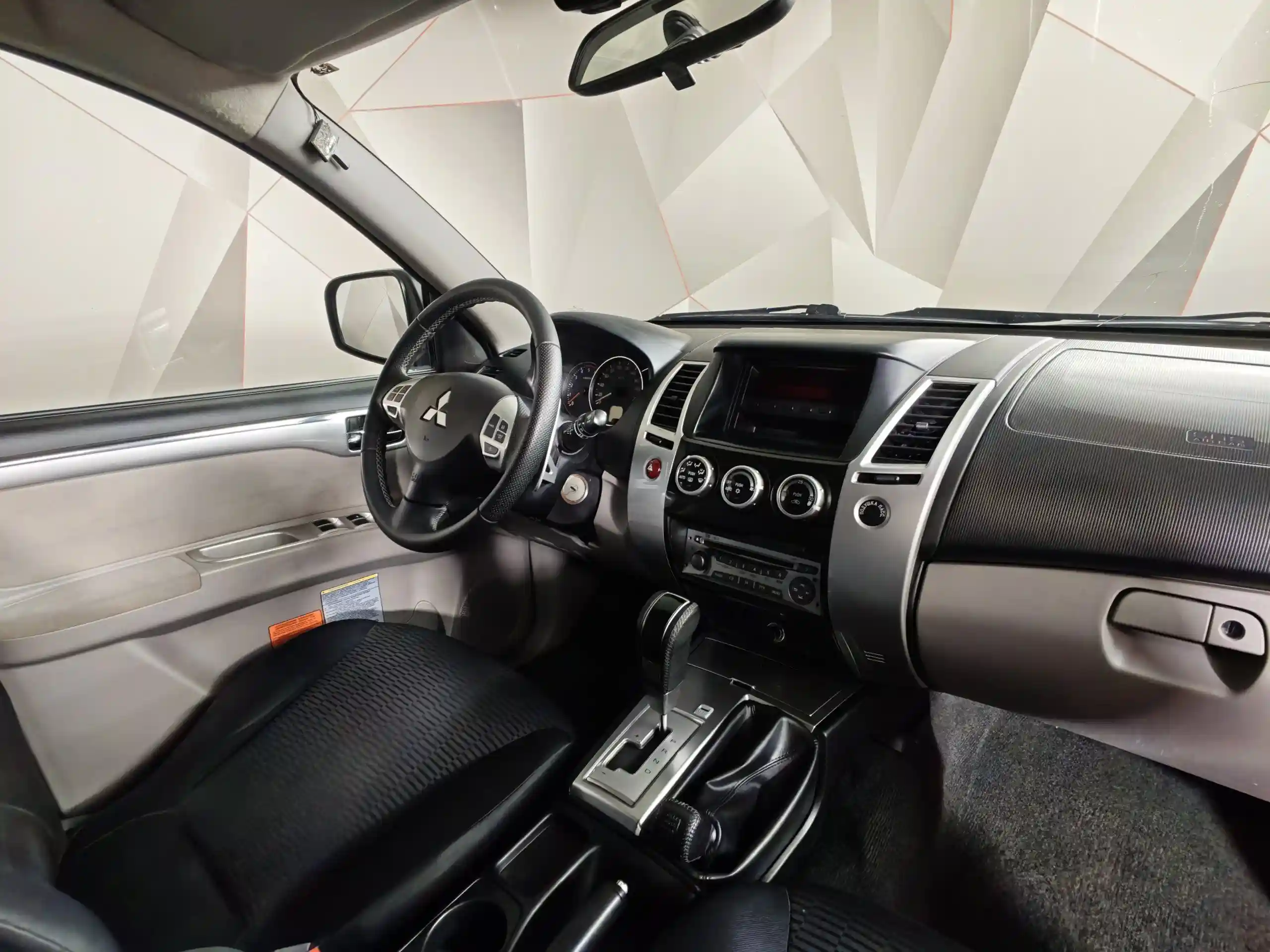 Mitsubishi Pajero Sport 2013