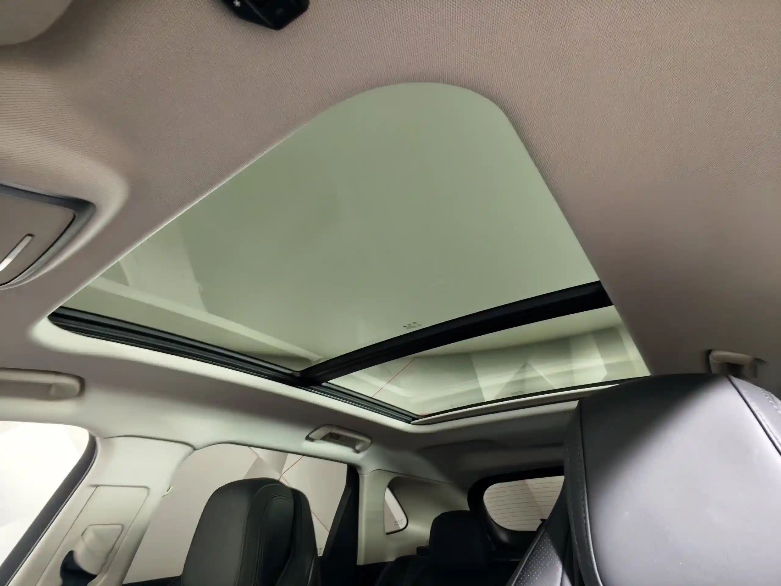 Hongqi HS3 2024