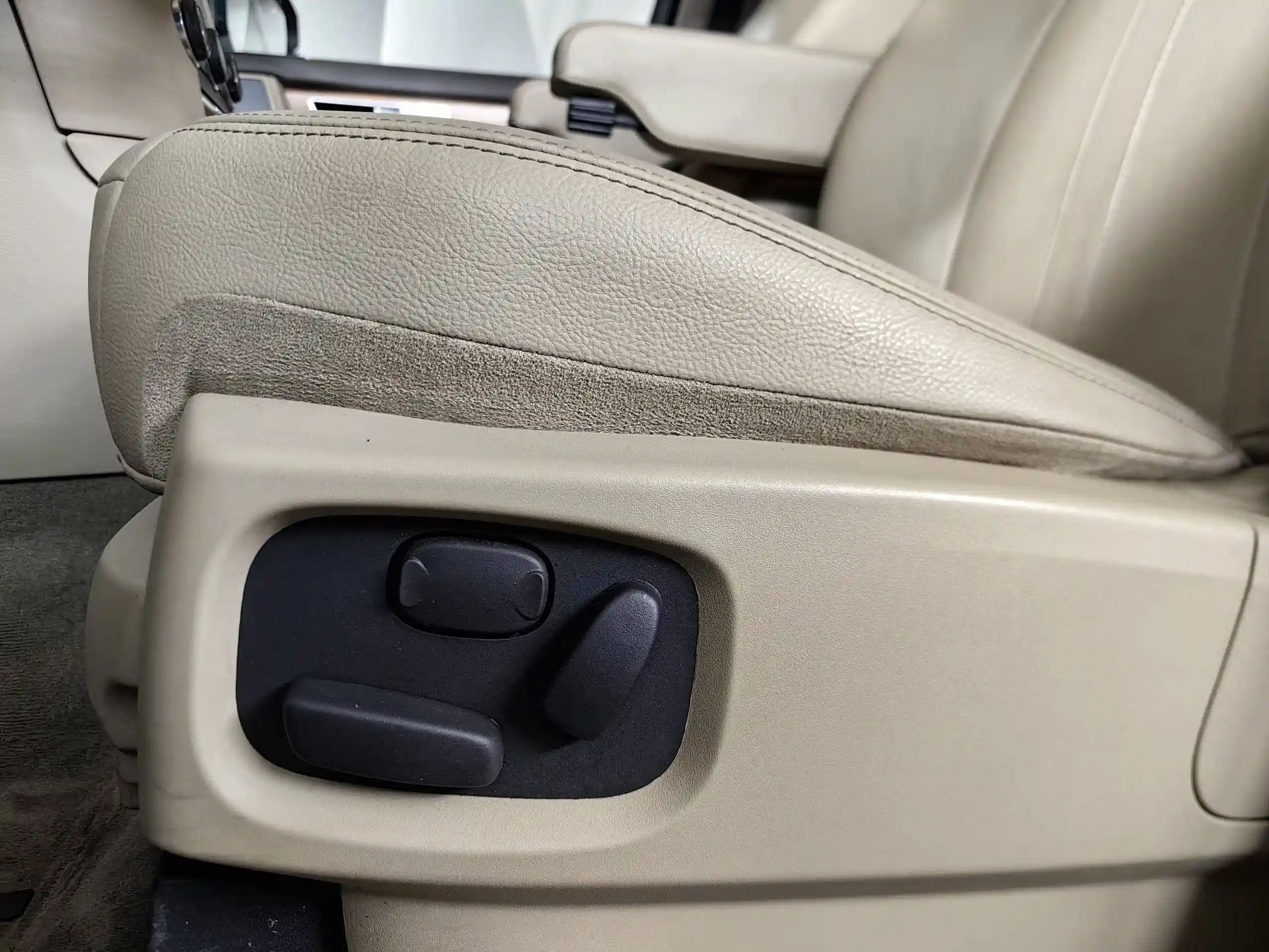 Land Rover Discovery 2015