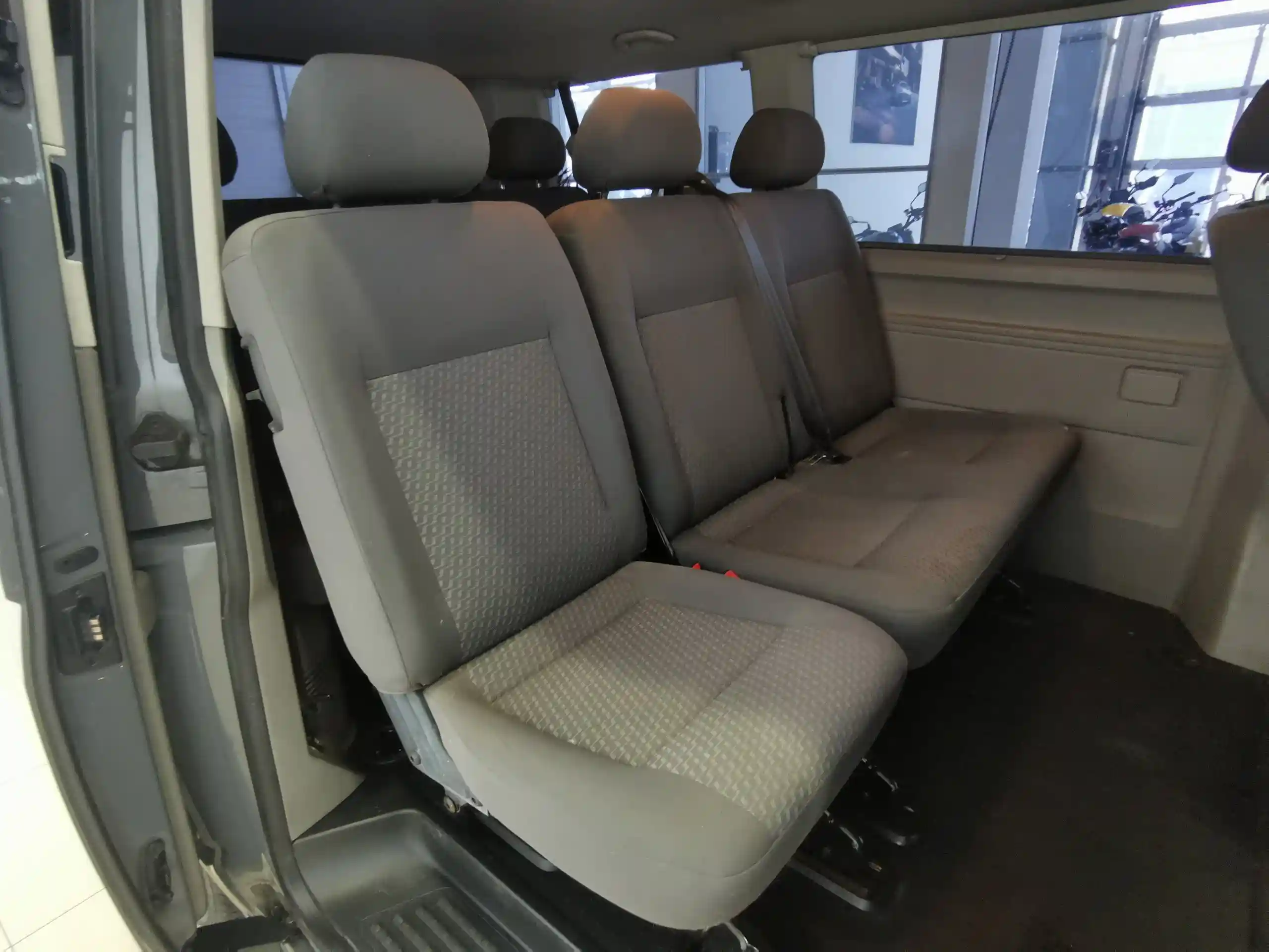 Volkswagen Caravelle 2011