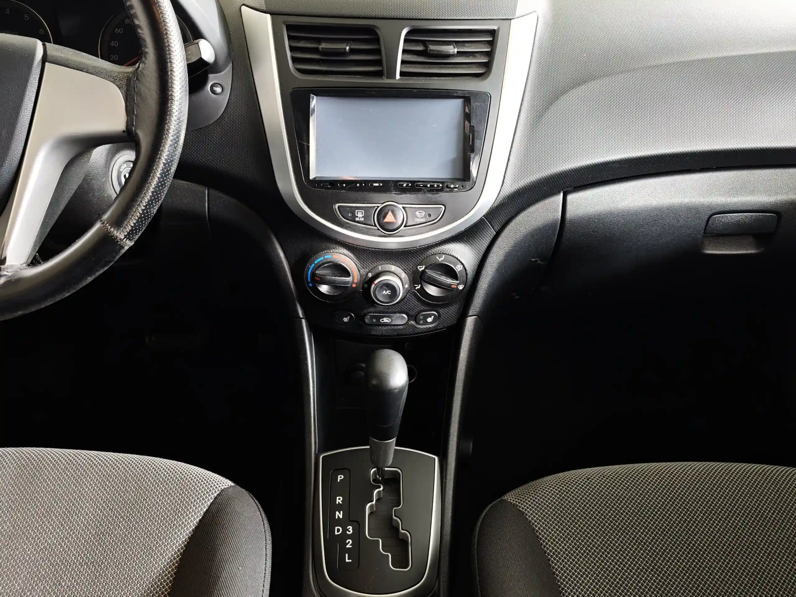 Hyundai Solaris 2012