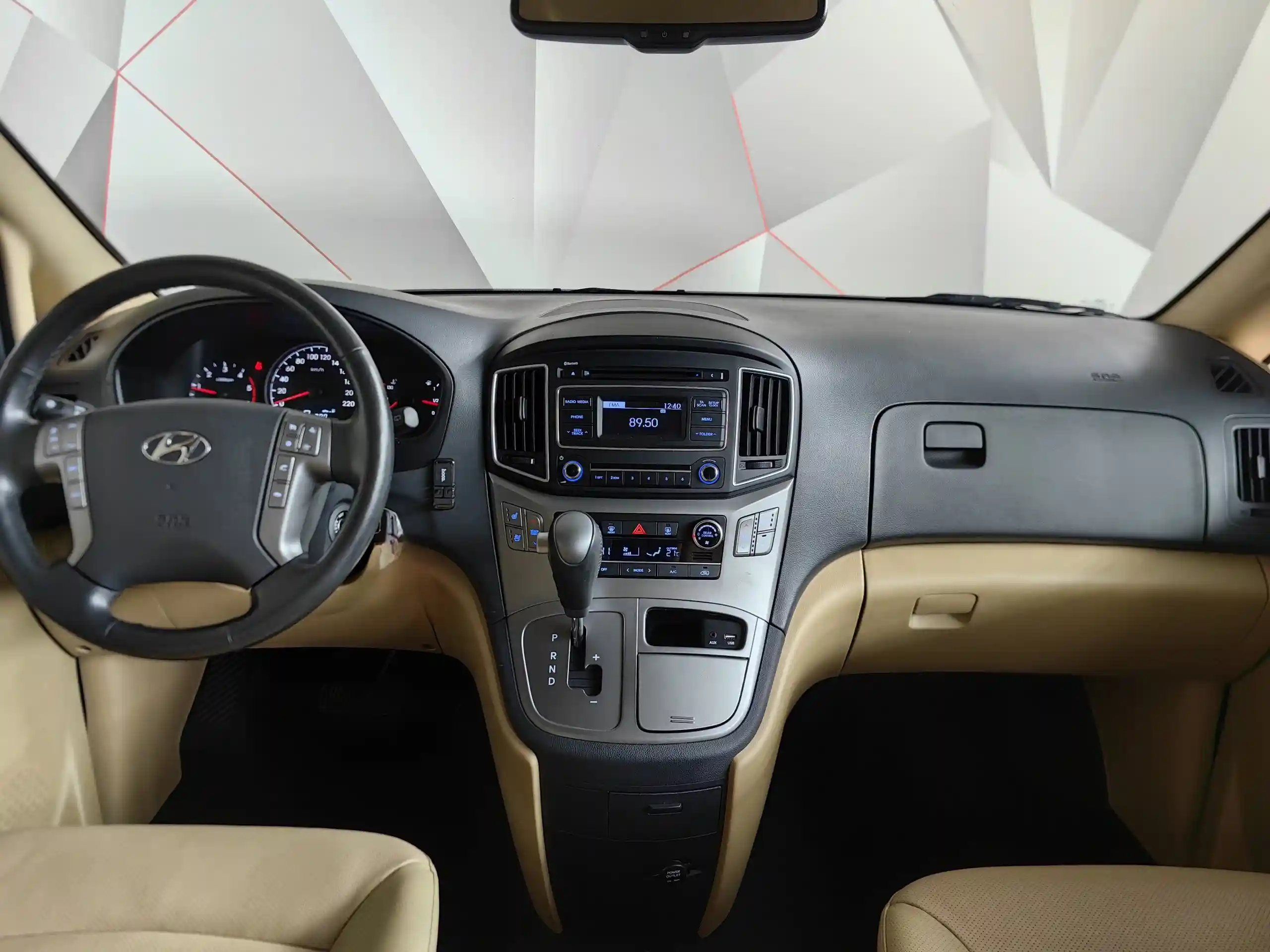 Hyundai H-1 2021