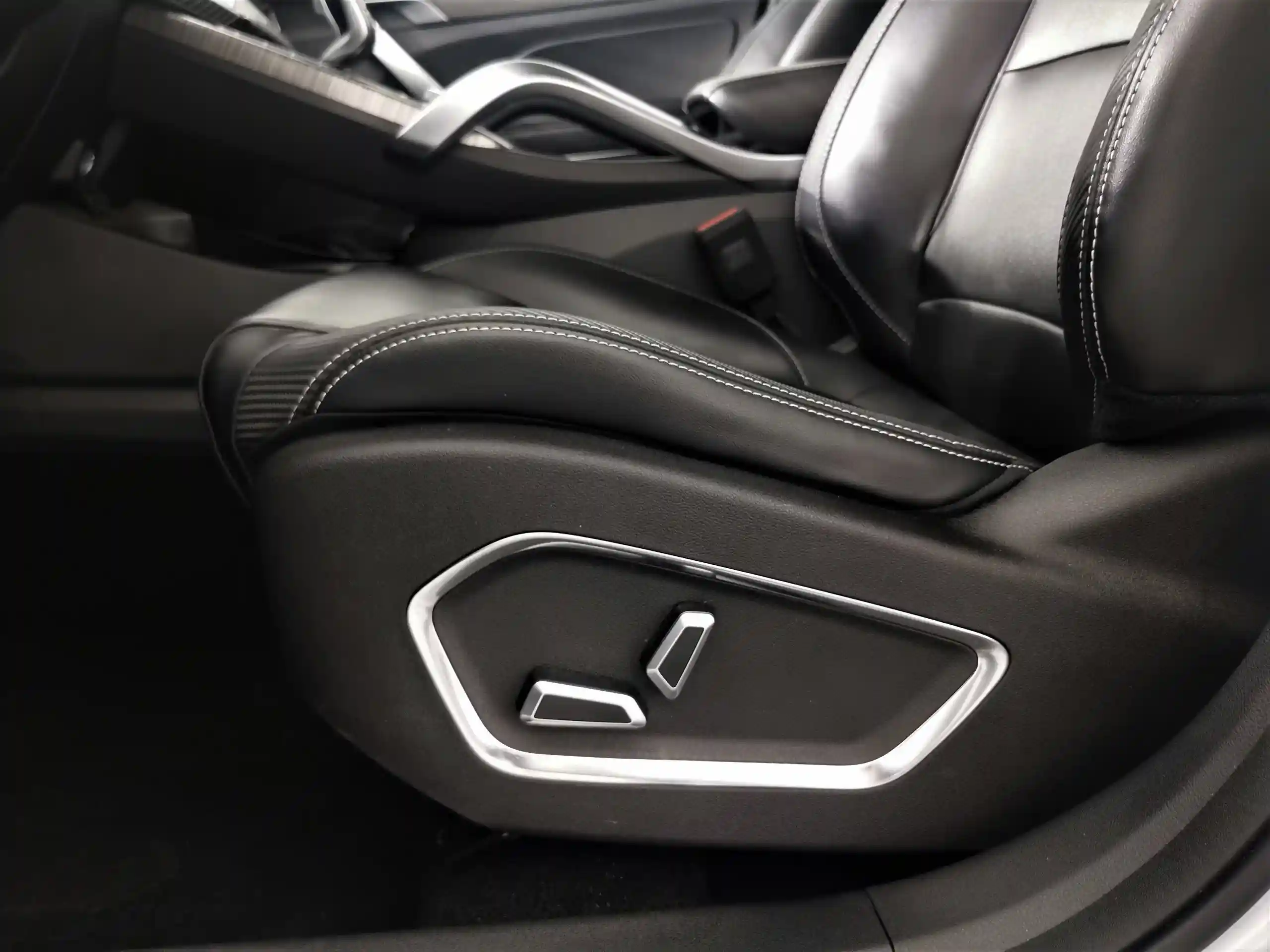 Geely Atlas Pro 2024