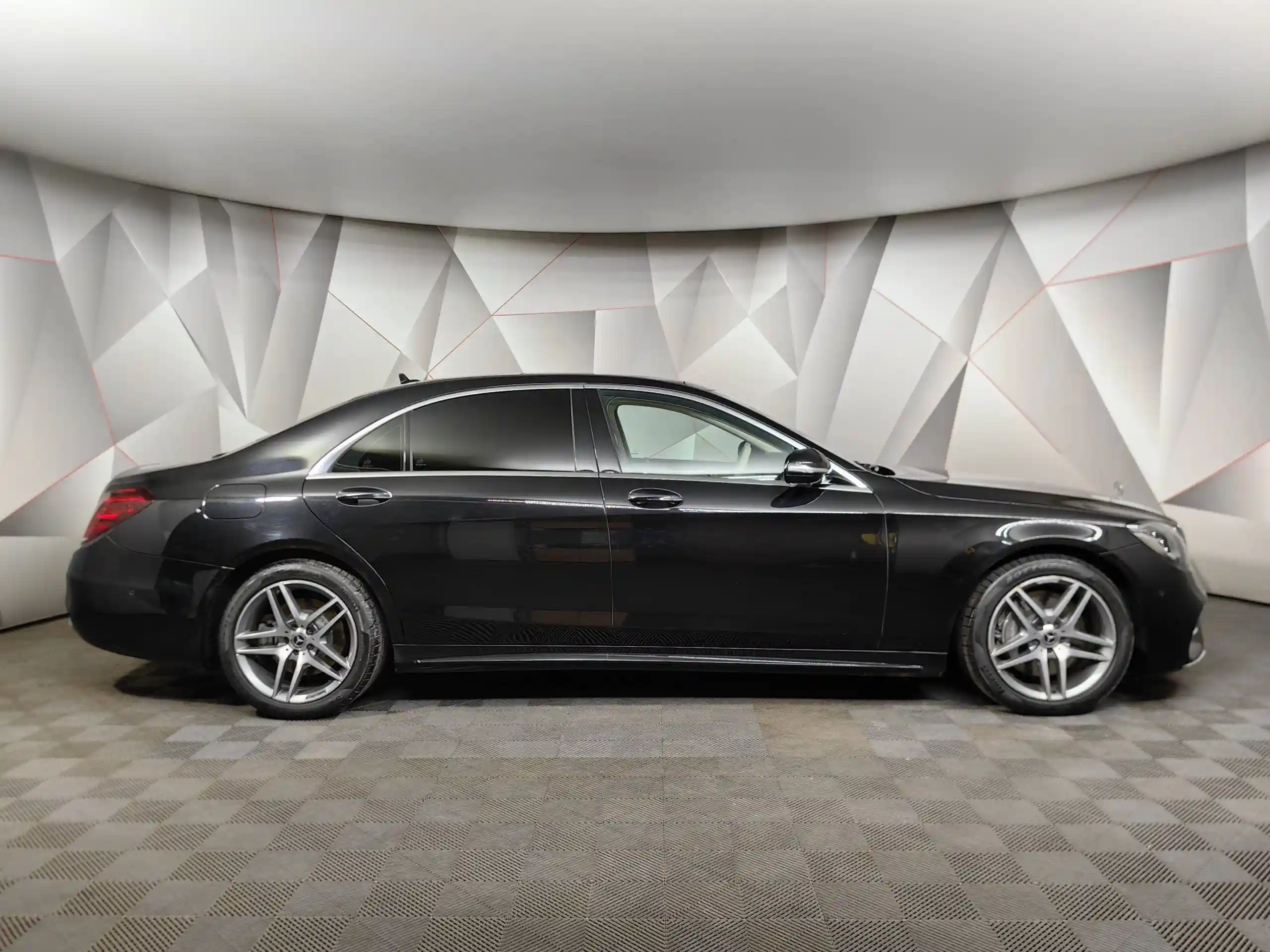 Mercedes-Benz S-Класс 2018