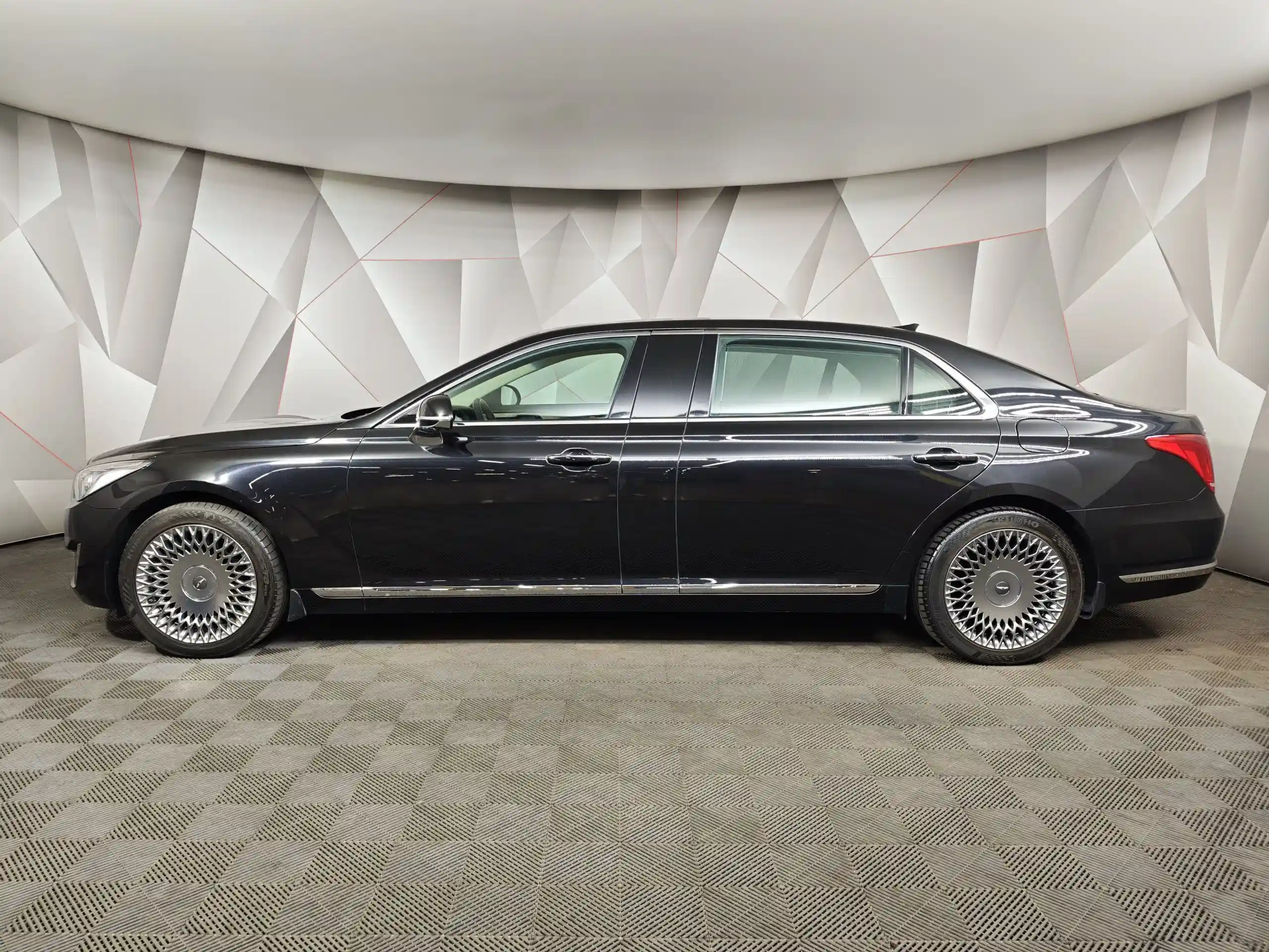 Genesis G90 2018