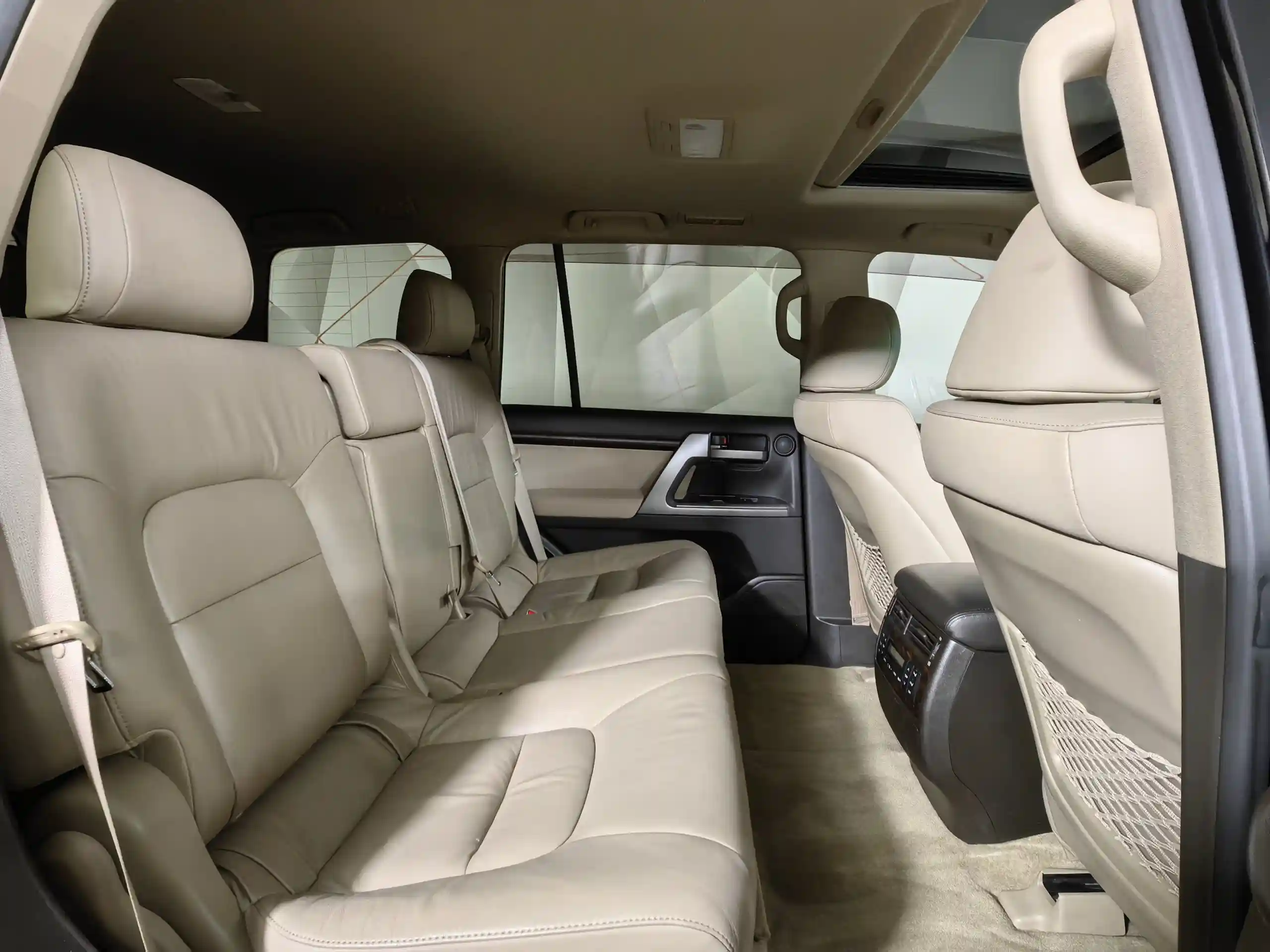 Toyota Land Cruiser 2011