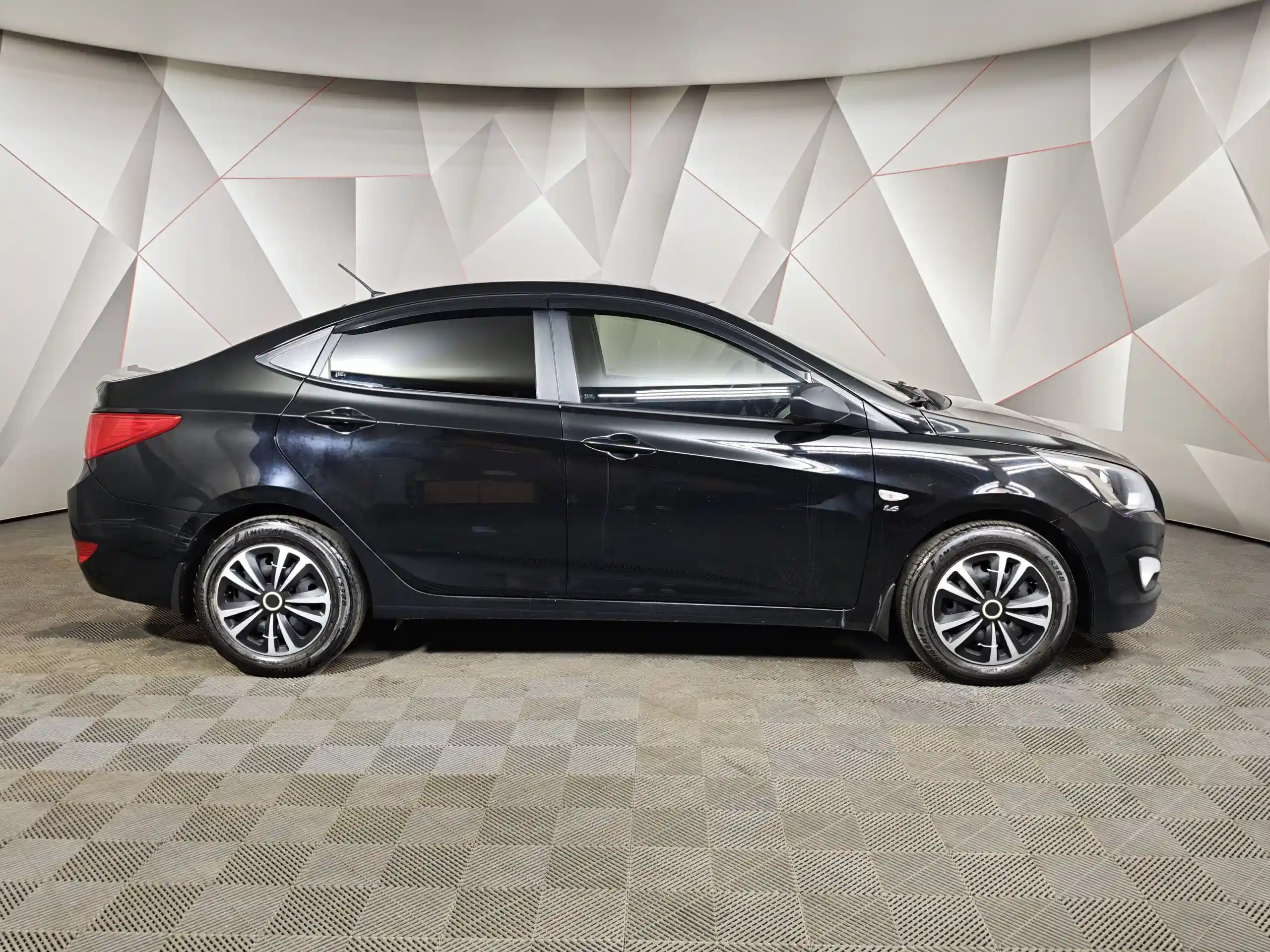 Hyundai Solaris 2015