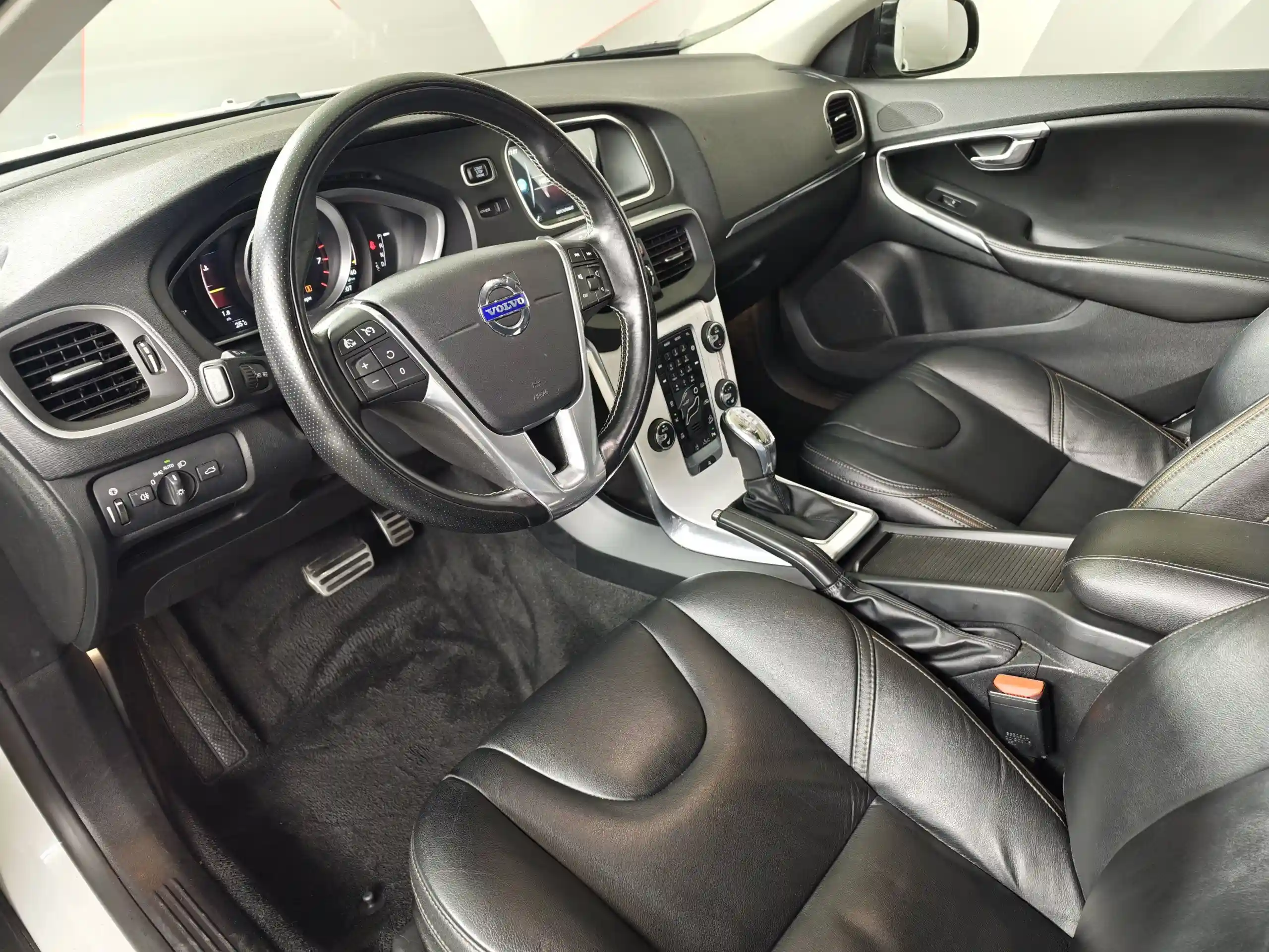 Volvo V40 2013