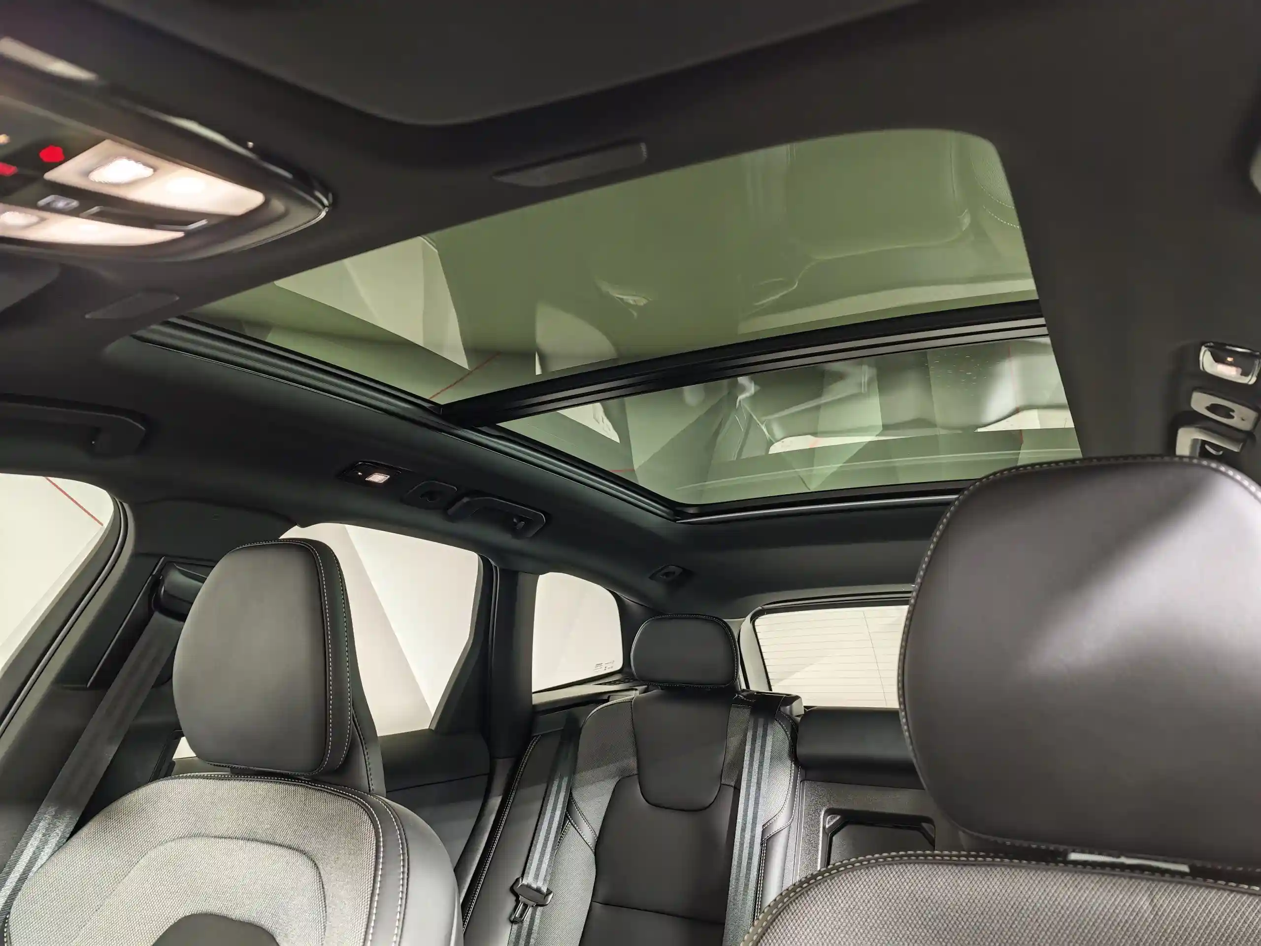 Volvo XC60 2025