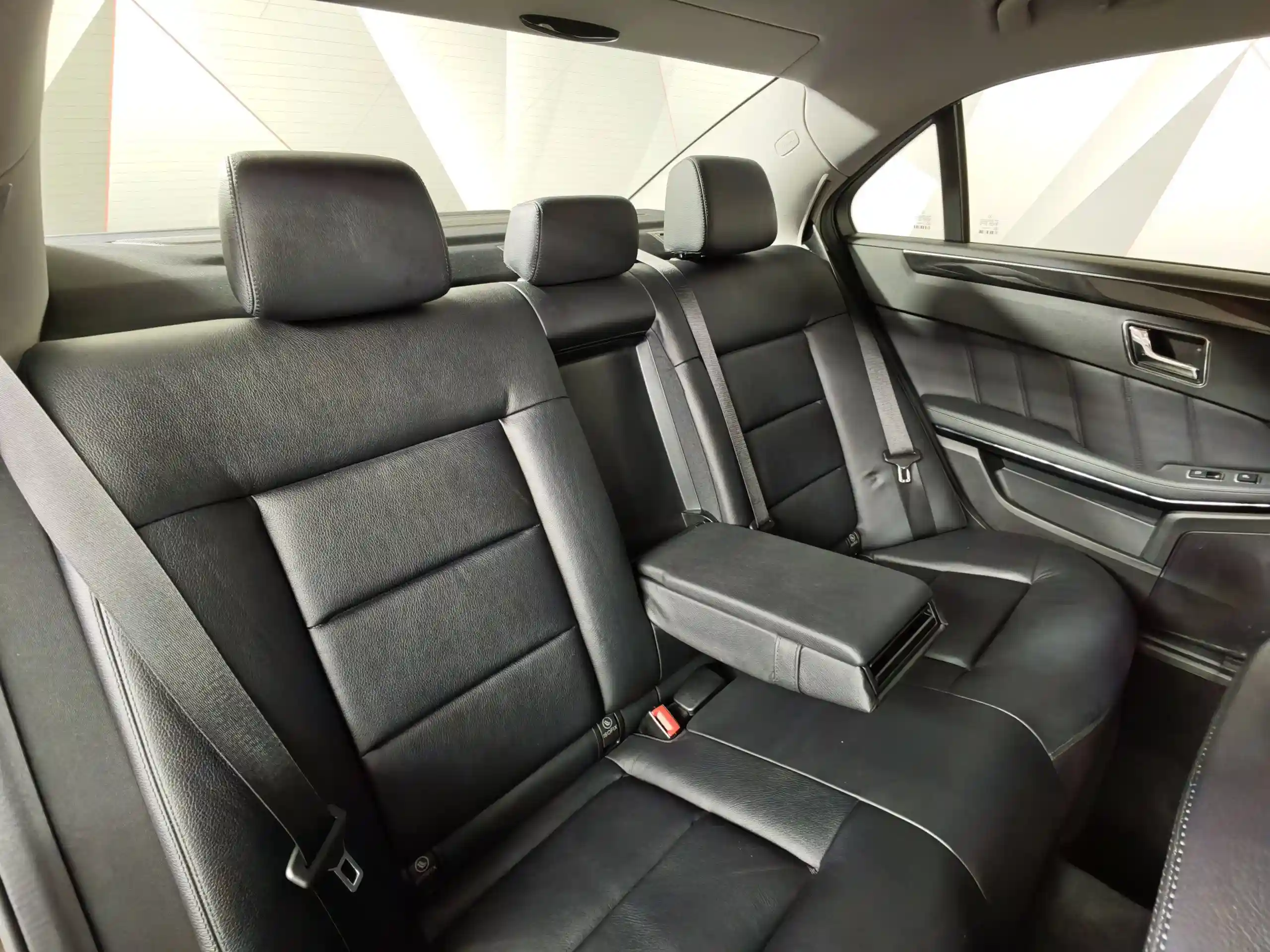 Mercedes-Benz E-Класс 2011