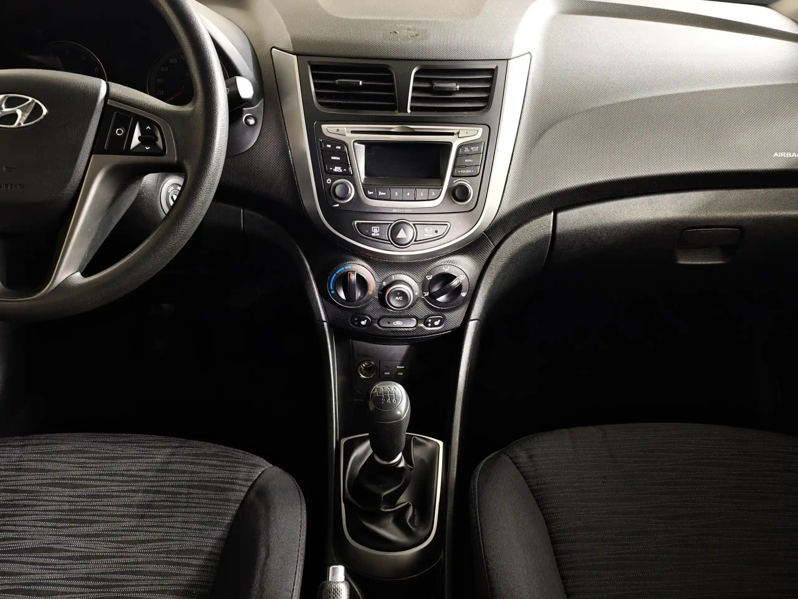 Hyundai Solaris 2015