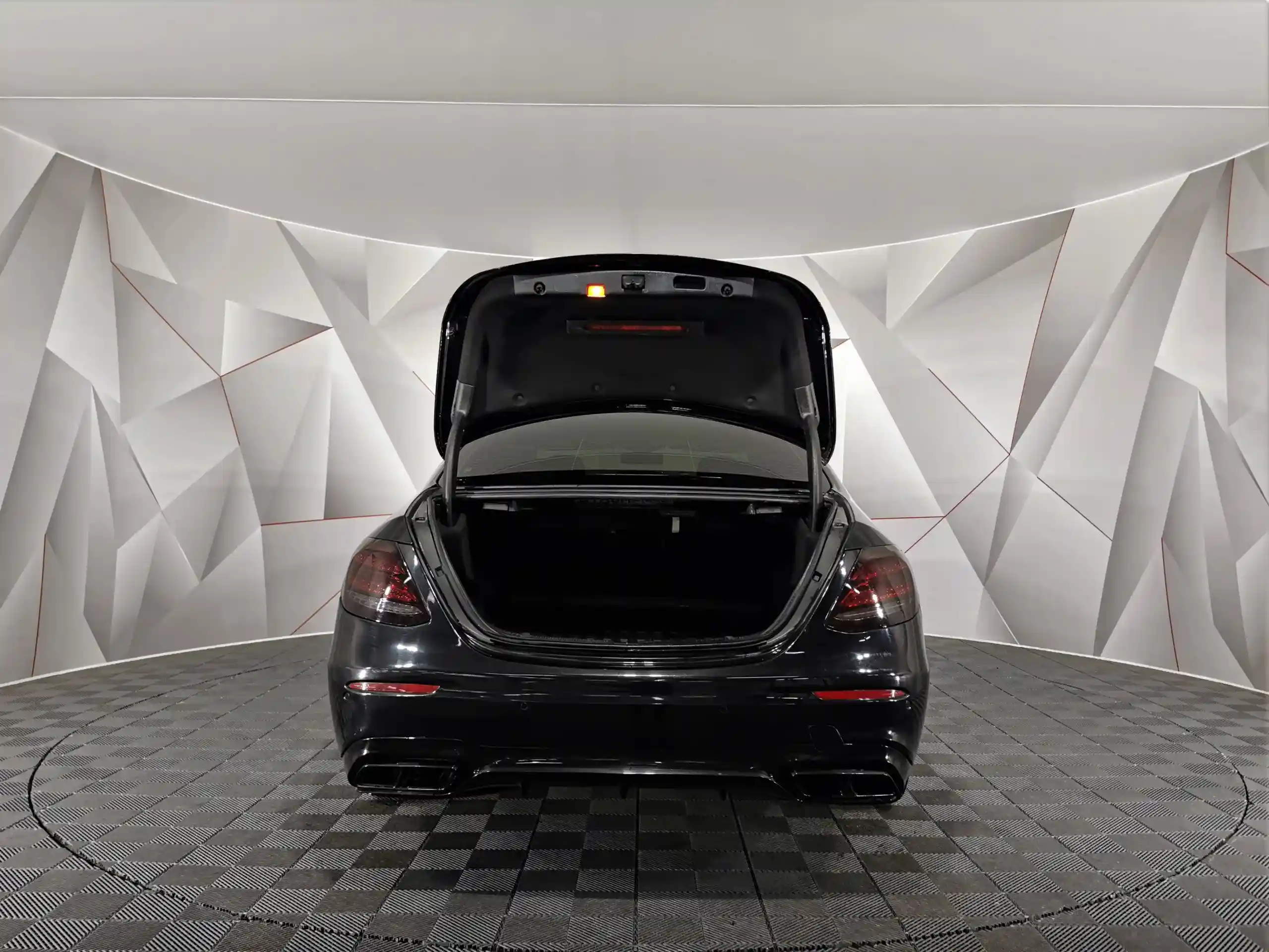 Mercedes-Benz E-Класс 2019