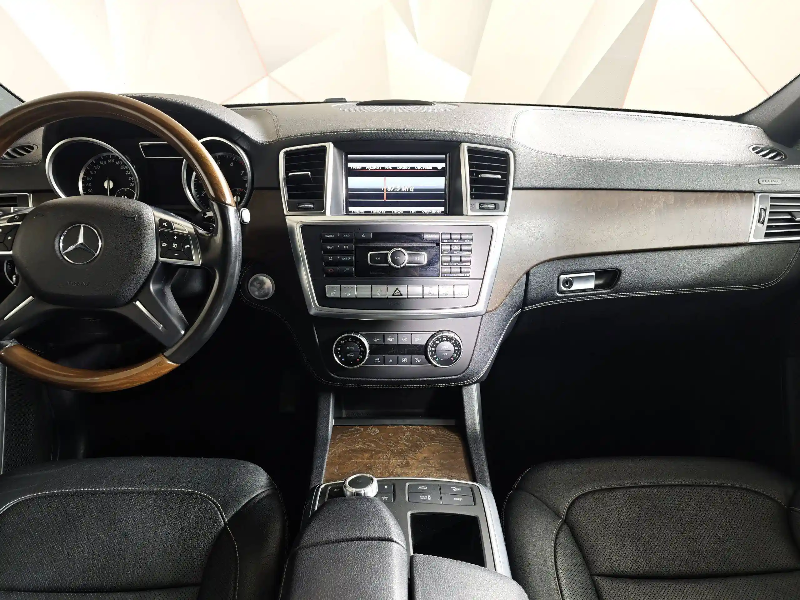 Mercedes-Benz M-Класс 2014