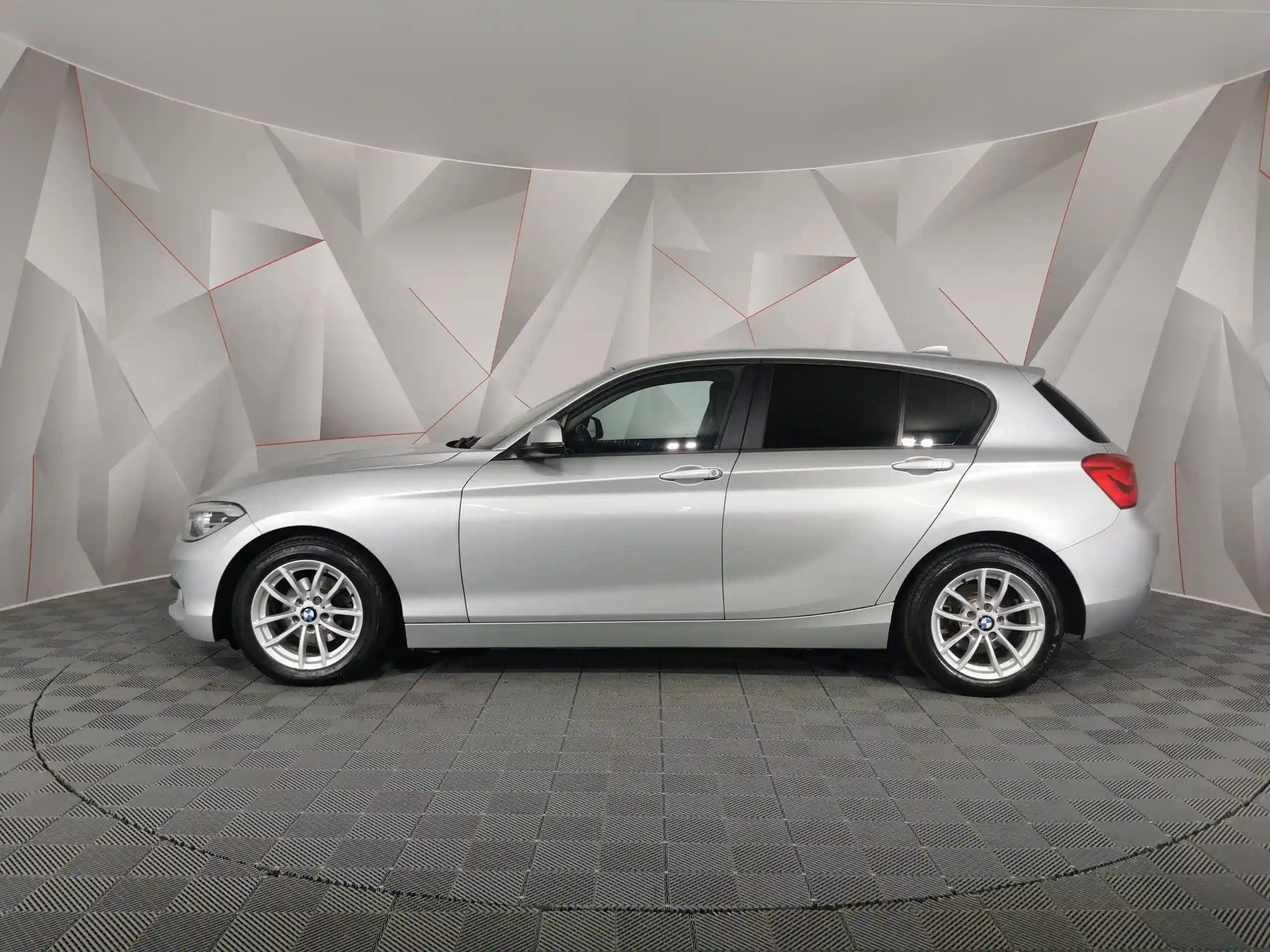 BMW 1 серия 2018
