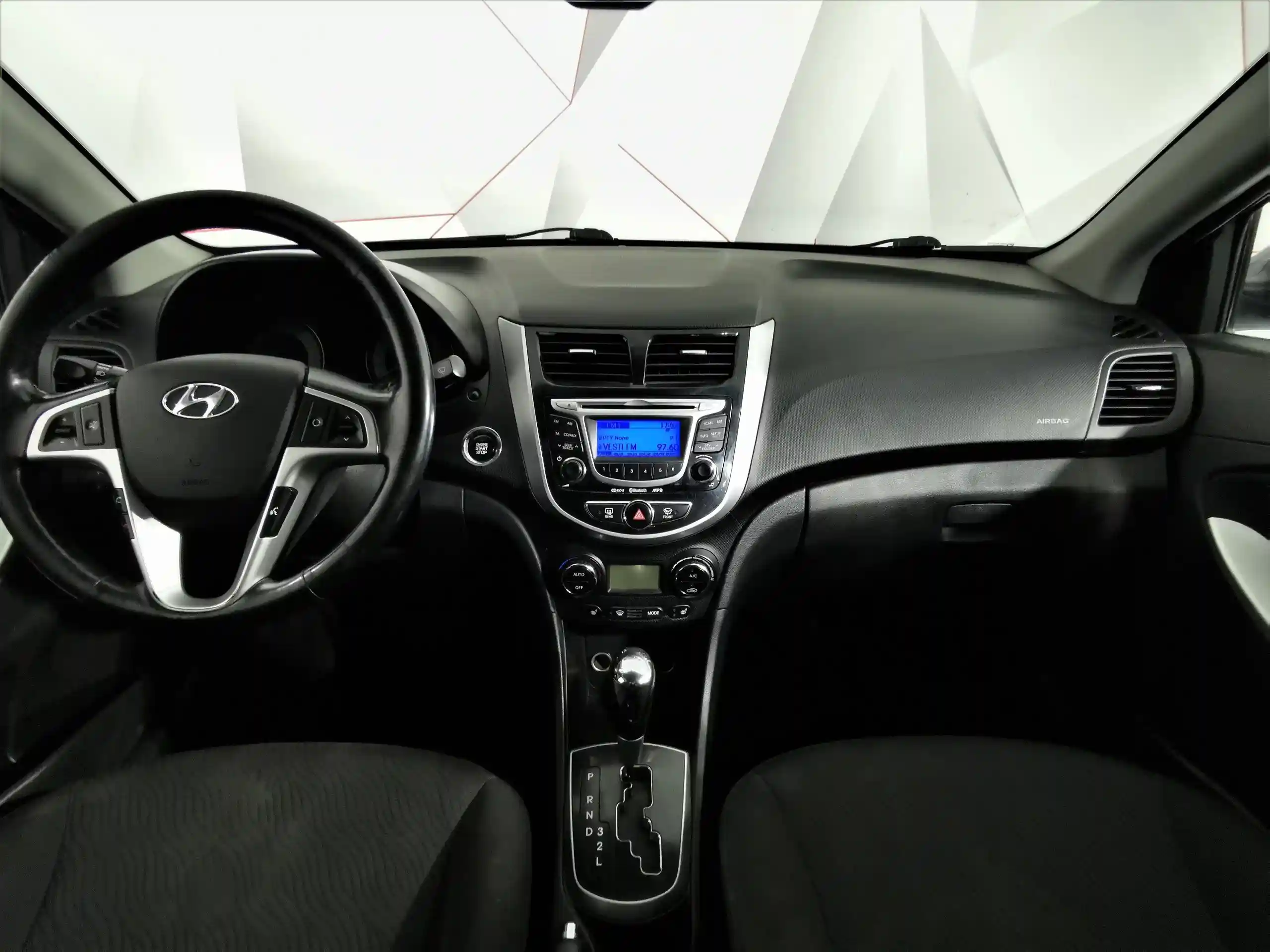 Hyundai Solaris 2013