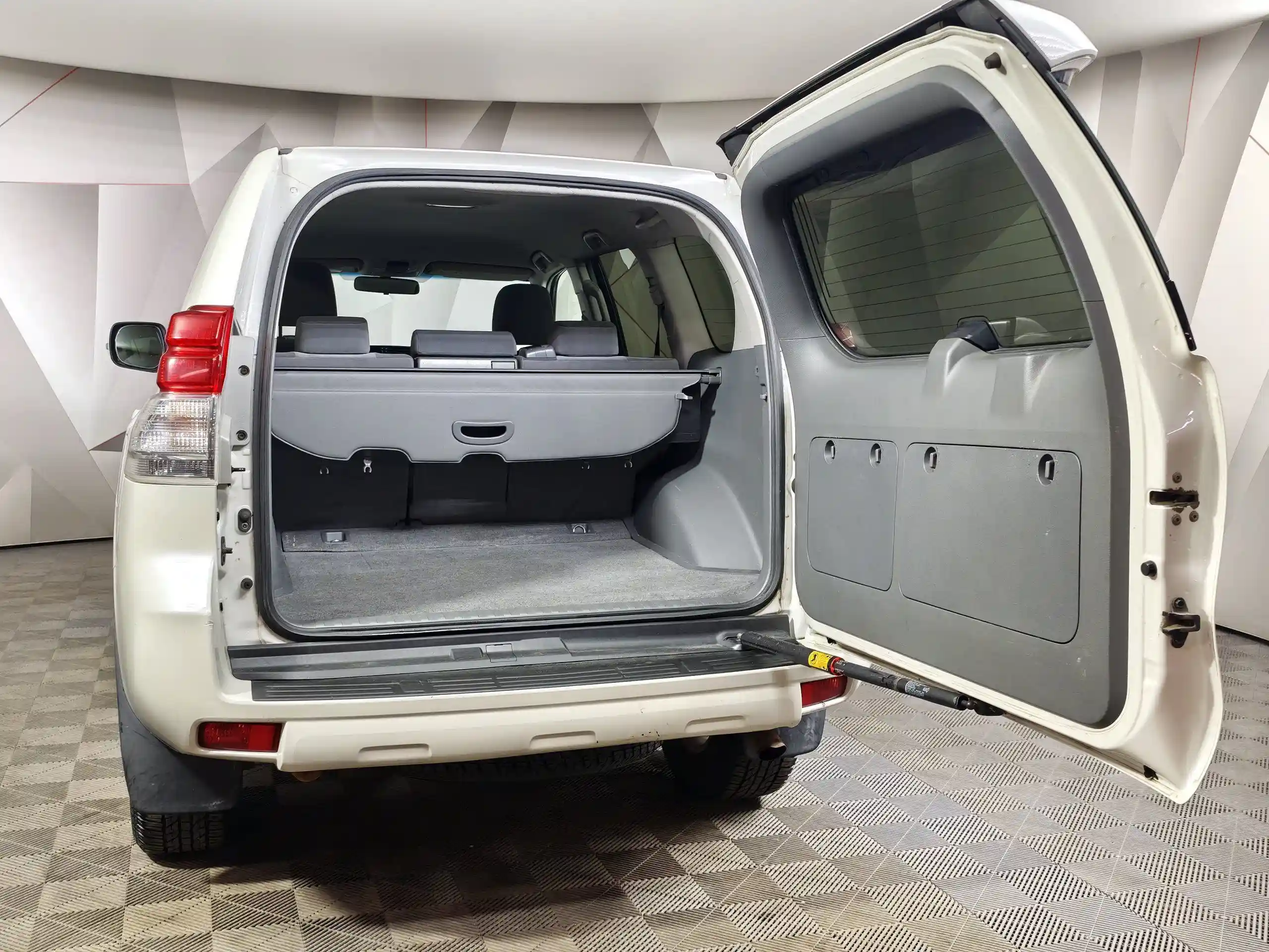 Toyota Land Cruiser Prado 2013