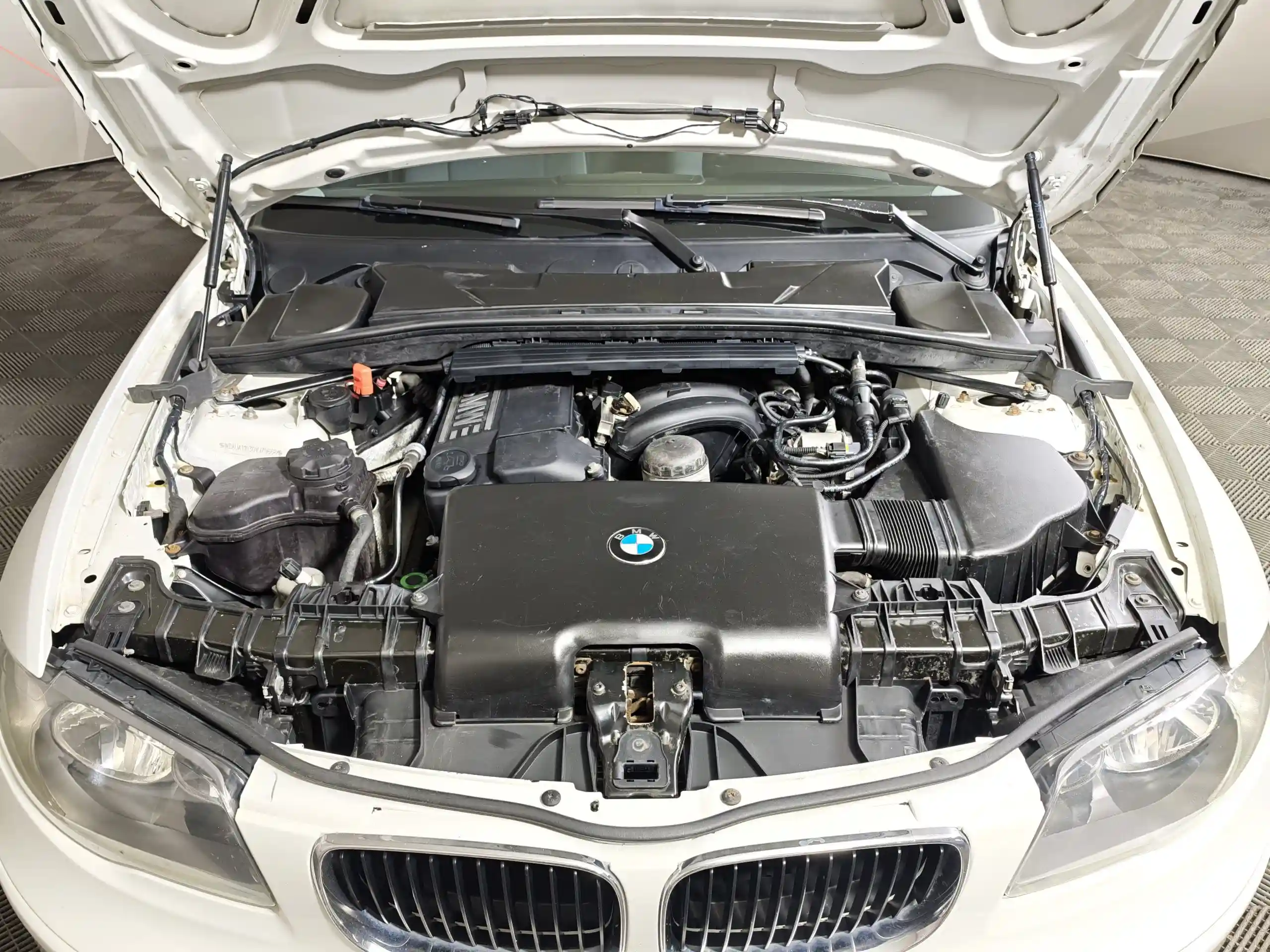 BMW 1 серия 2010