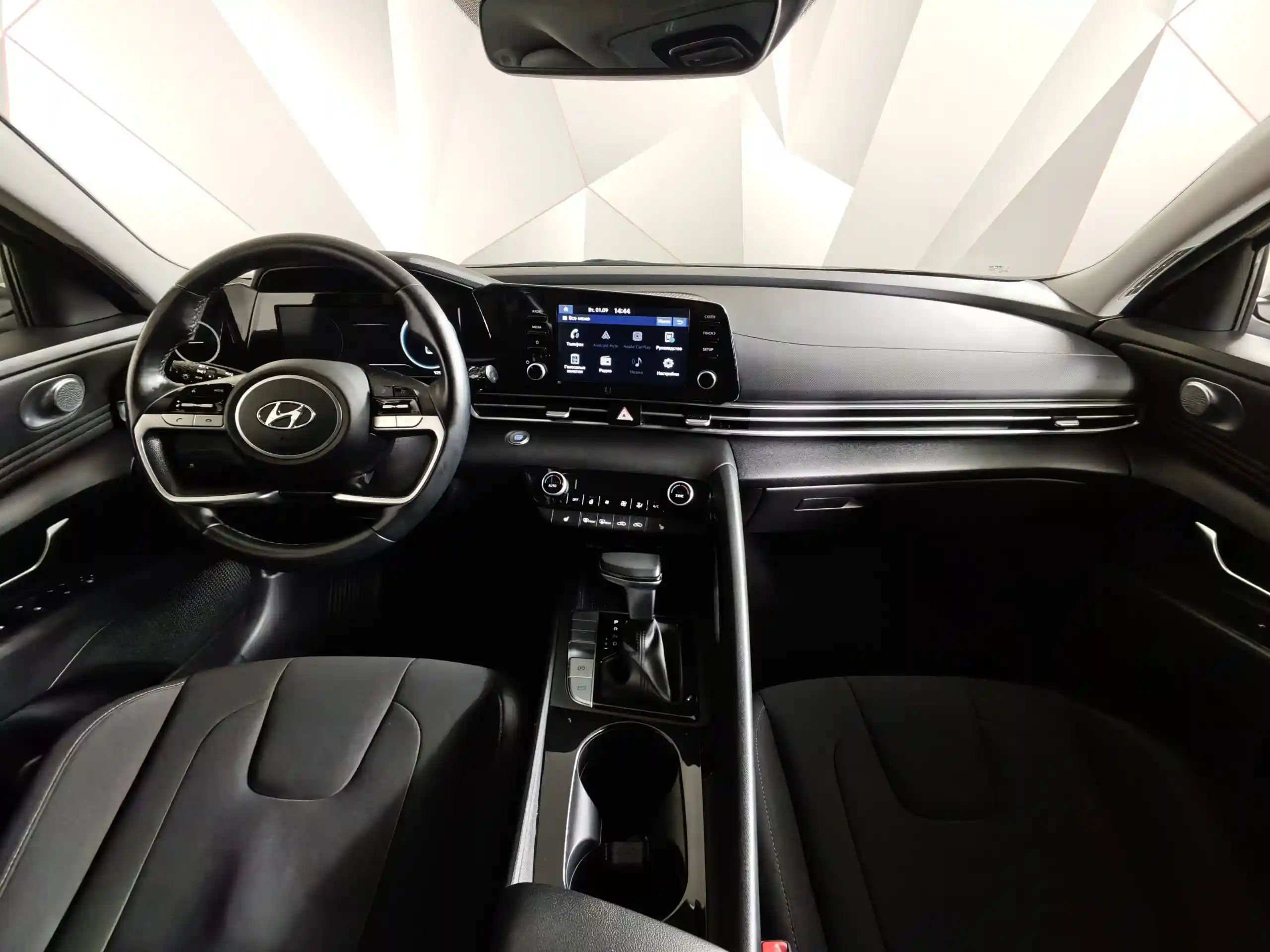 Hyundai Elantra 2022