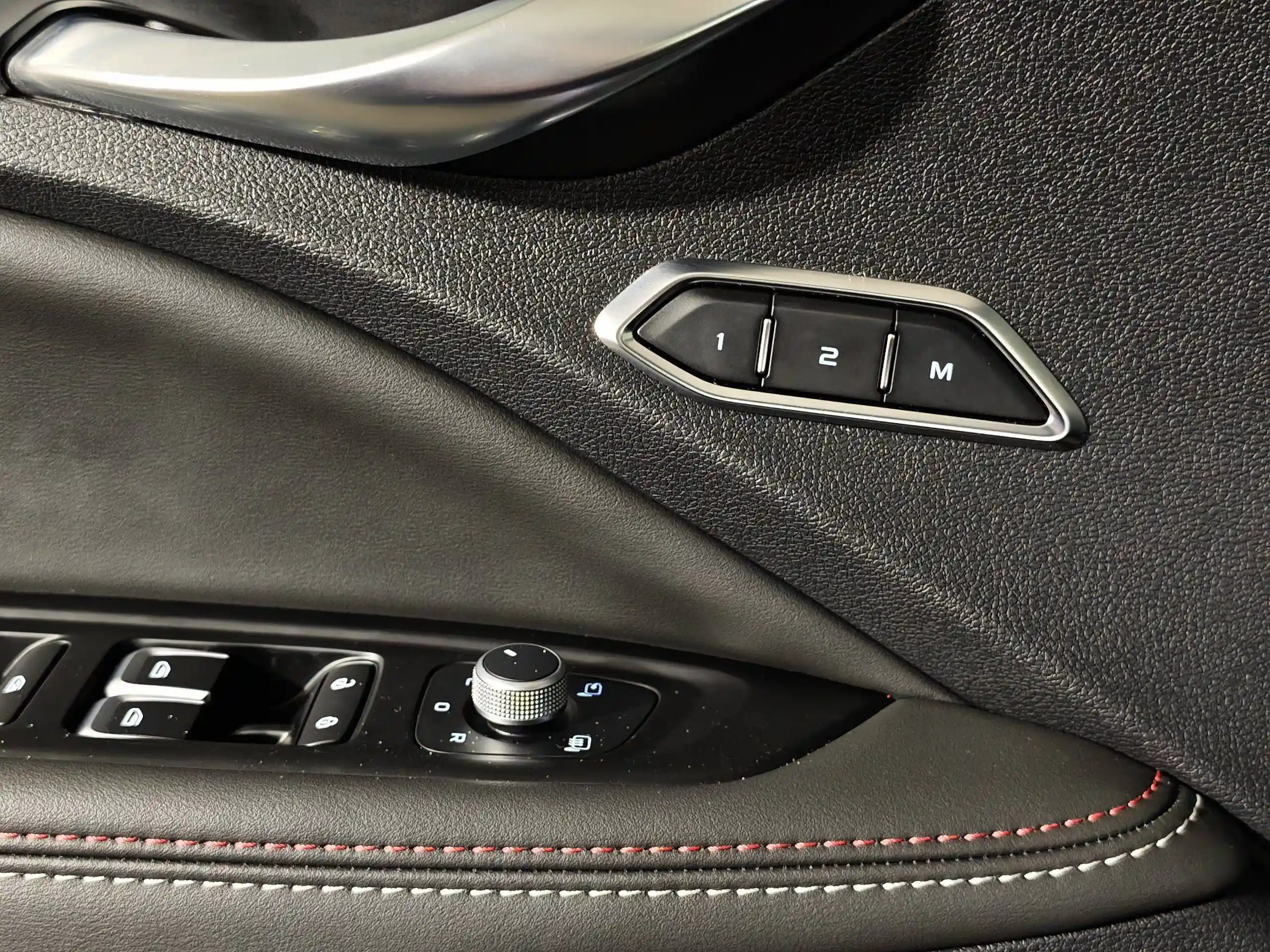 Geely Tugella 2023