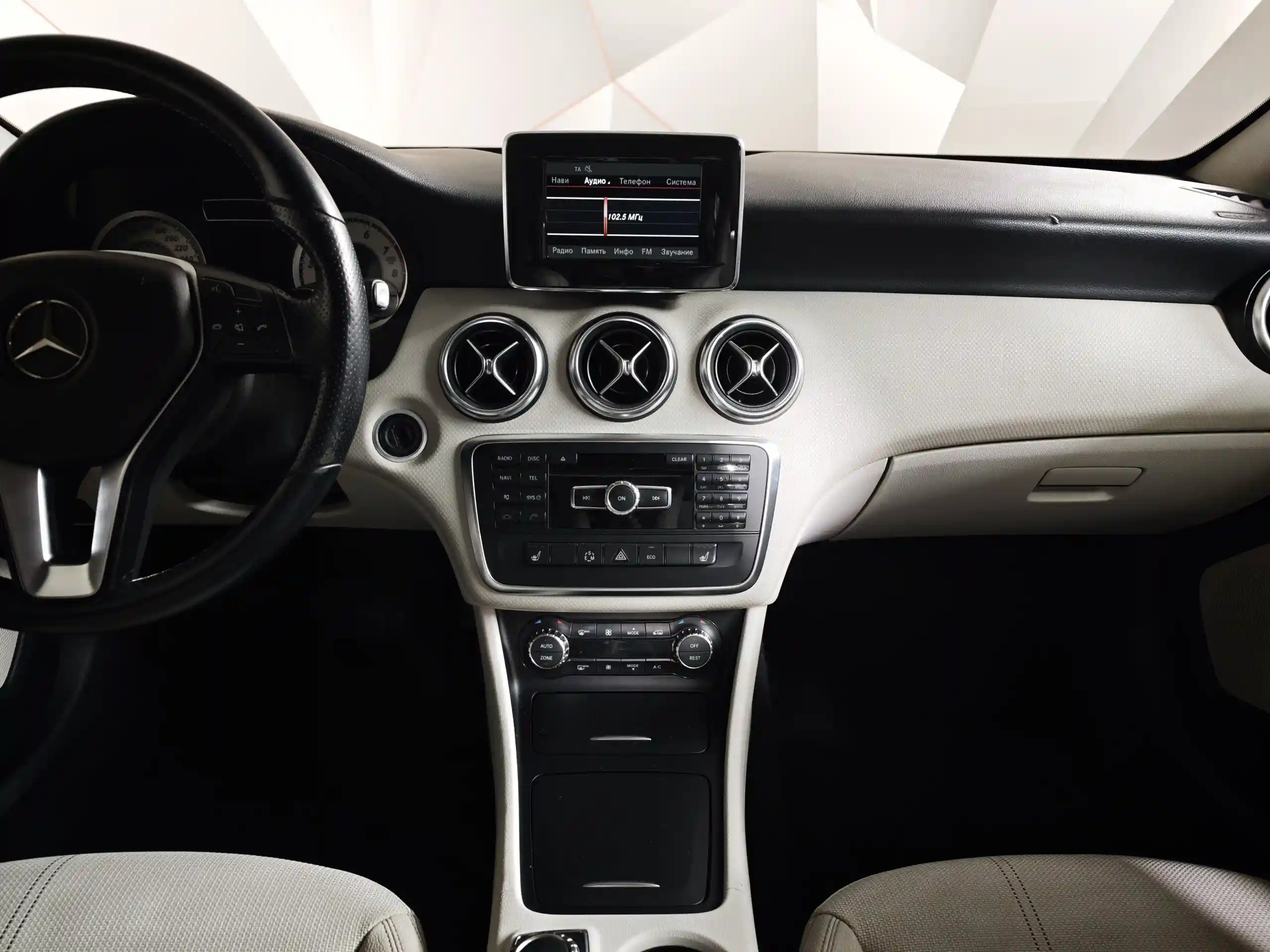 Mercedes-Benz A-Класс 2014