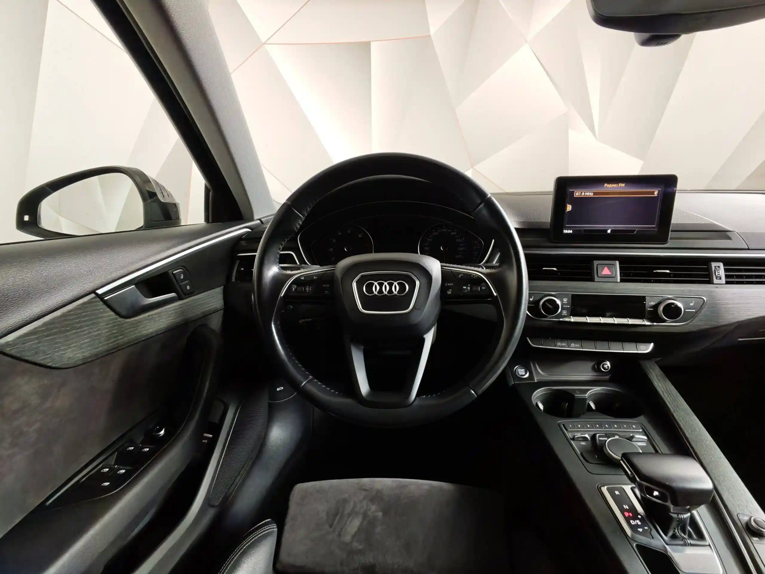 Audi A4 2019