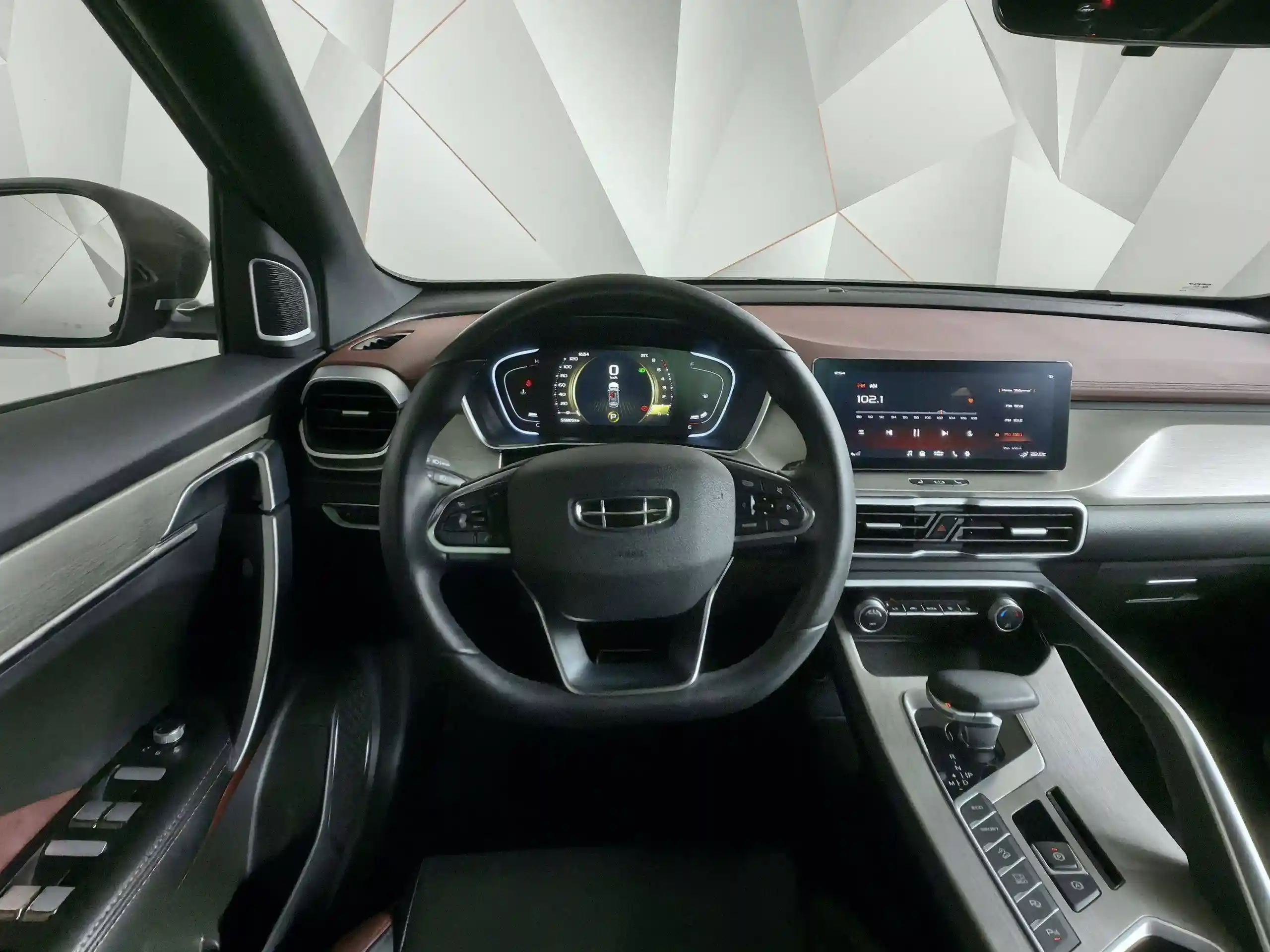 Geely Coolray 2024