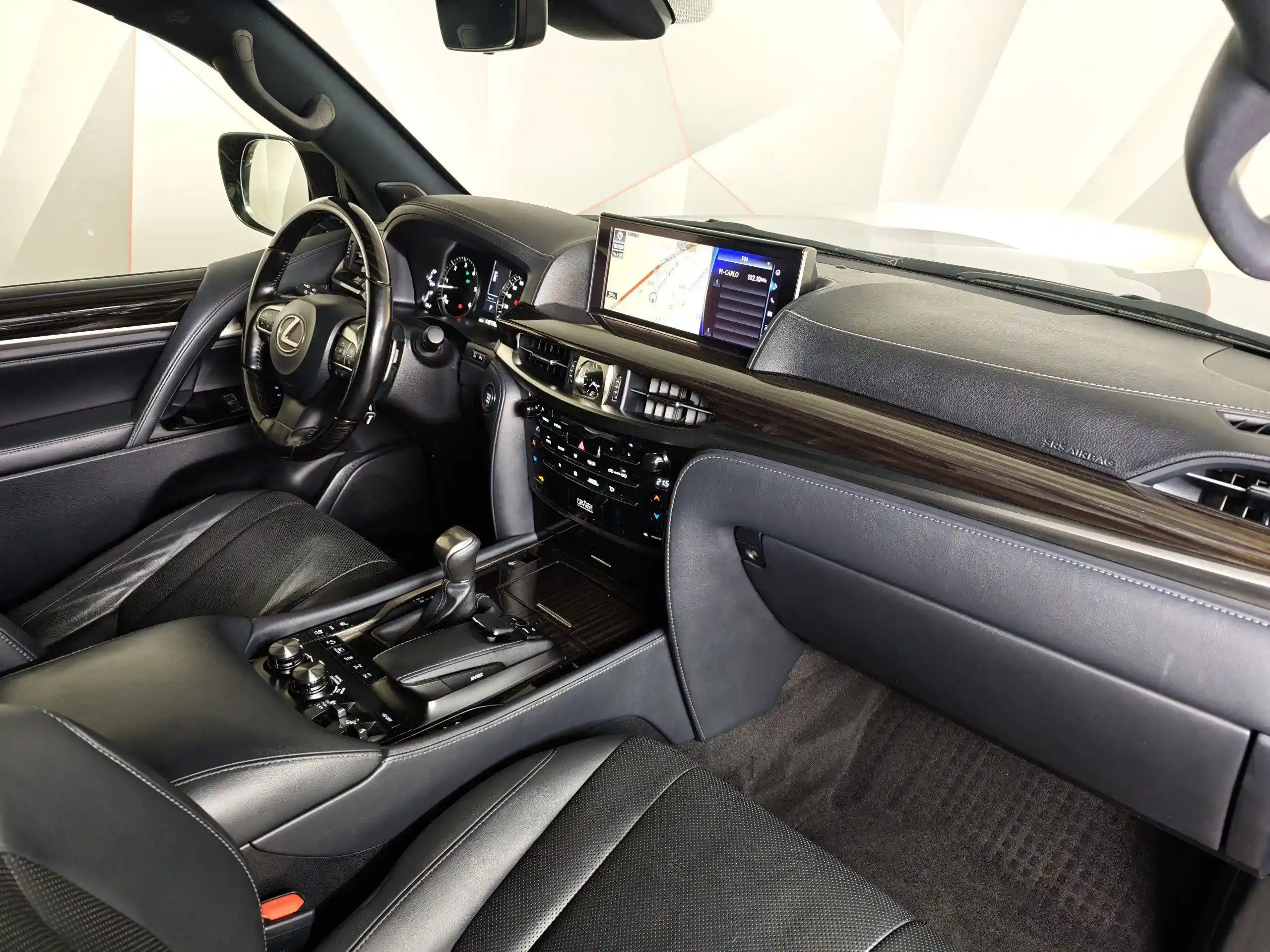 Lexus LX 2020
