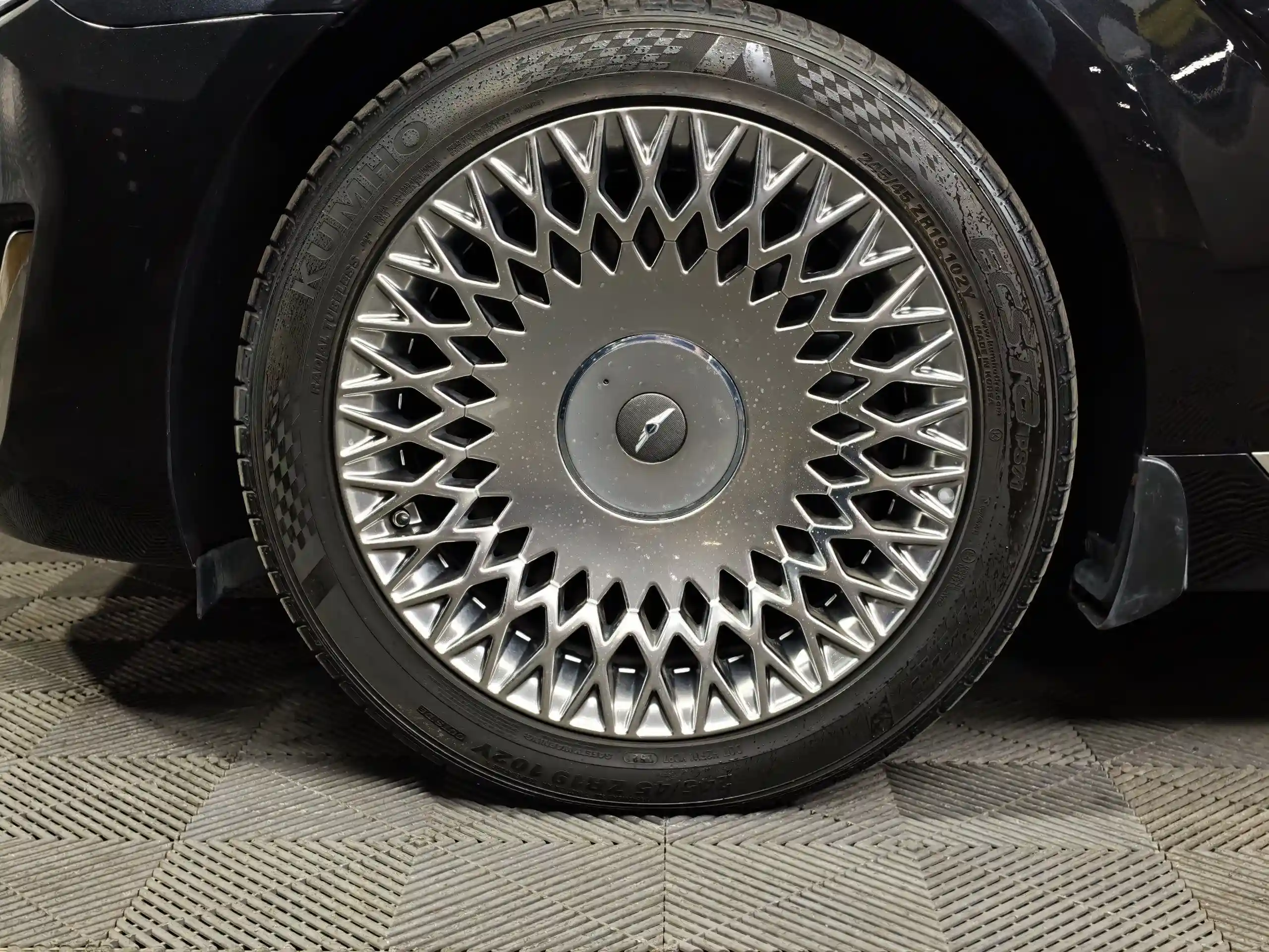 Genesis G90 2018