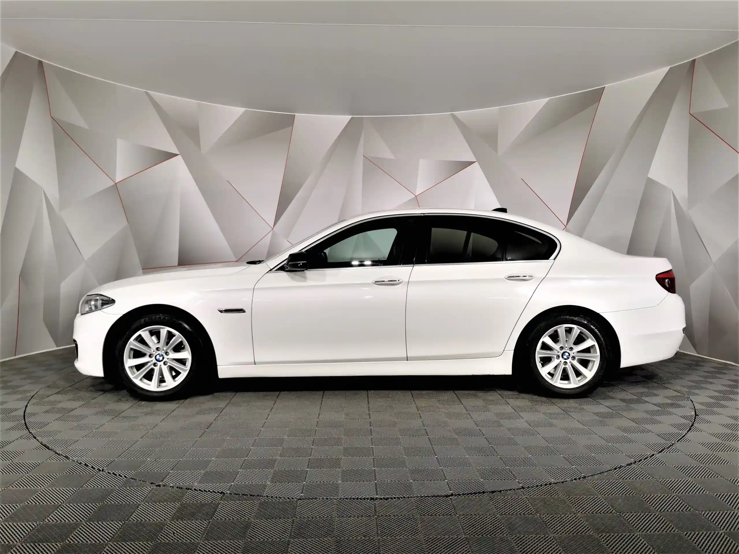 BMW 5 серия 2015