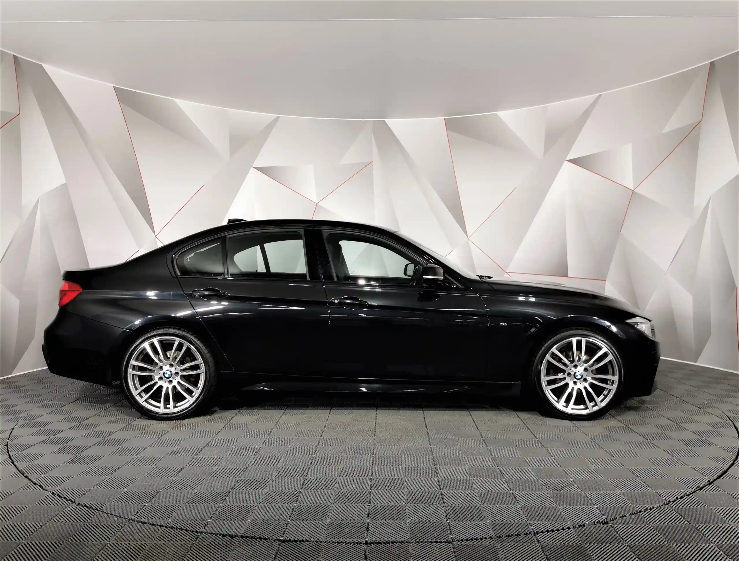 BMW 3 серия 2018