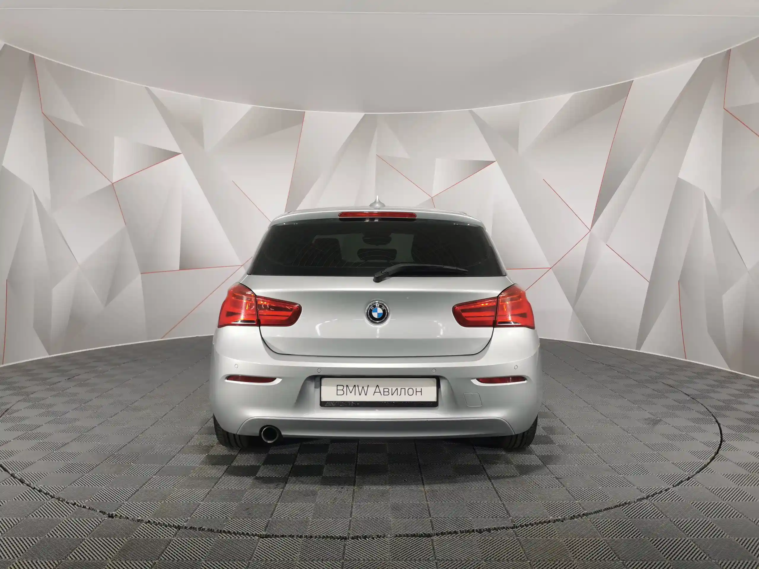 BMW 1 серия 2018