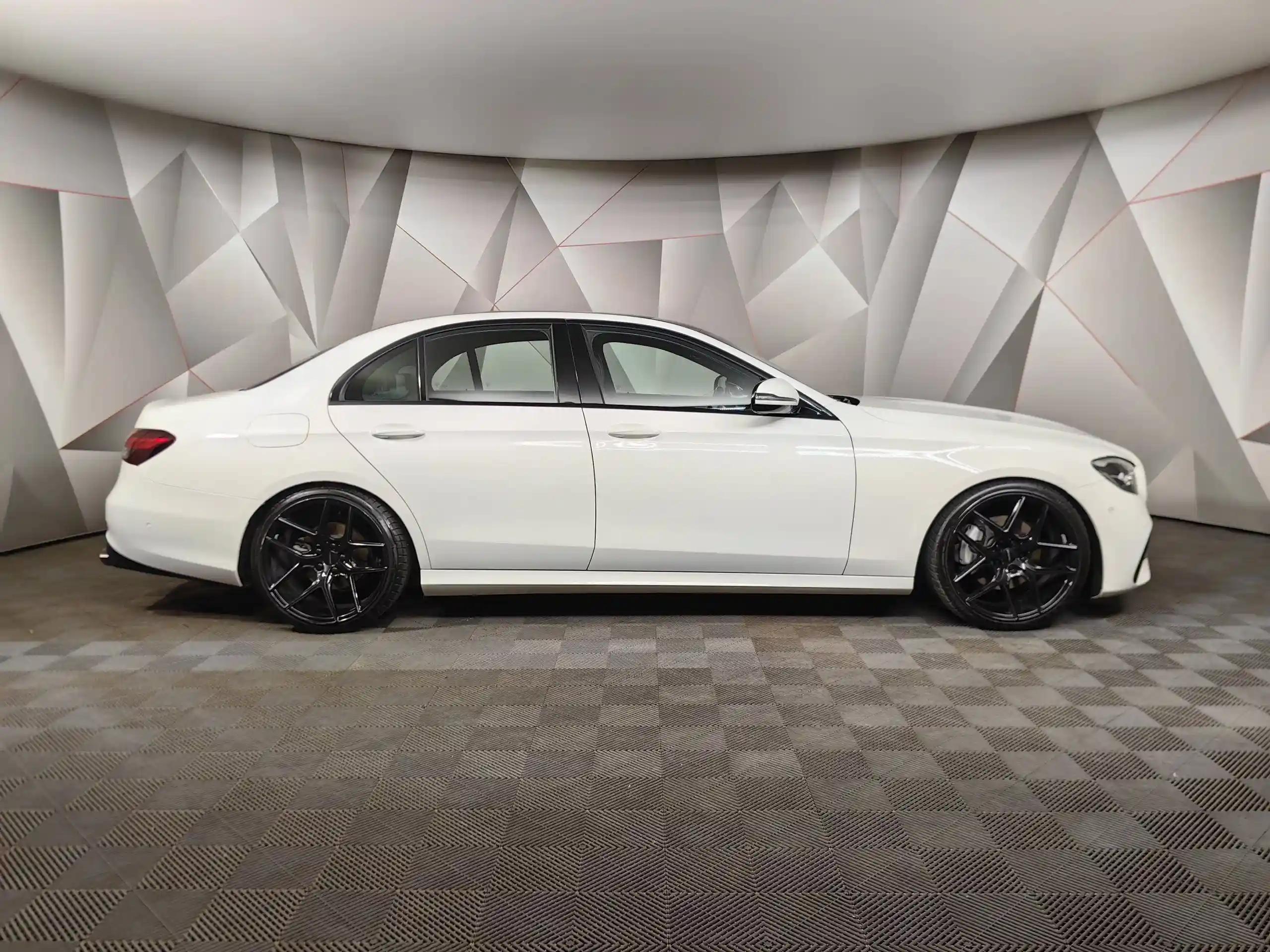 Mercedes-Benz E-Класс 2021