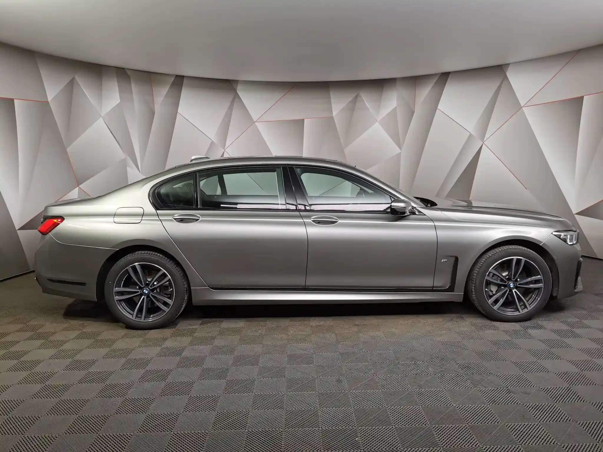 BMW 7 серия 2021