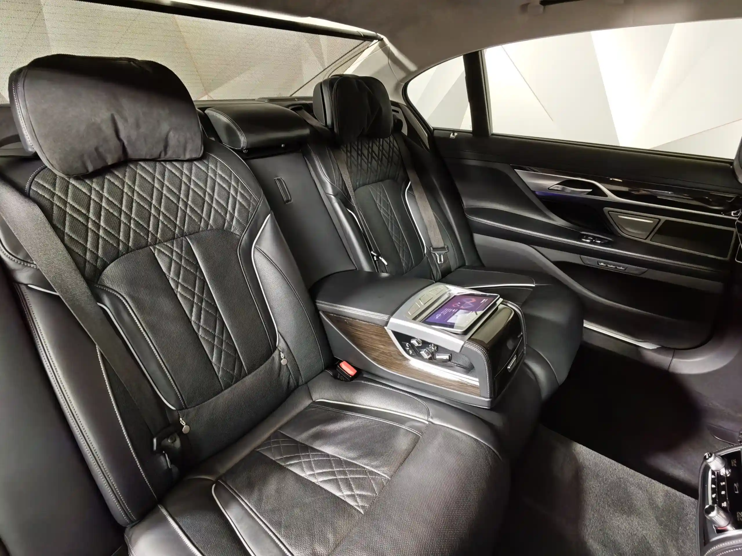 BMW 7 серия 2021