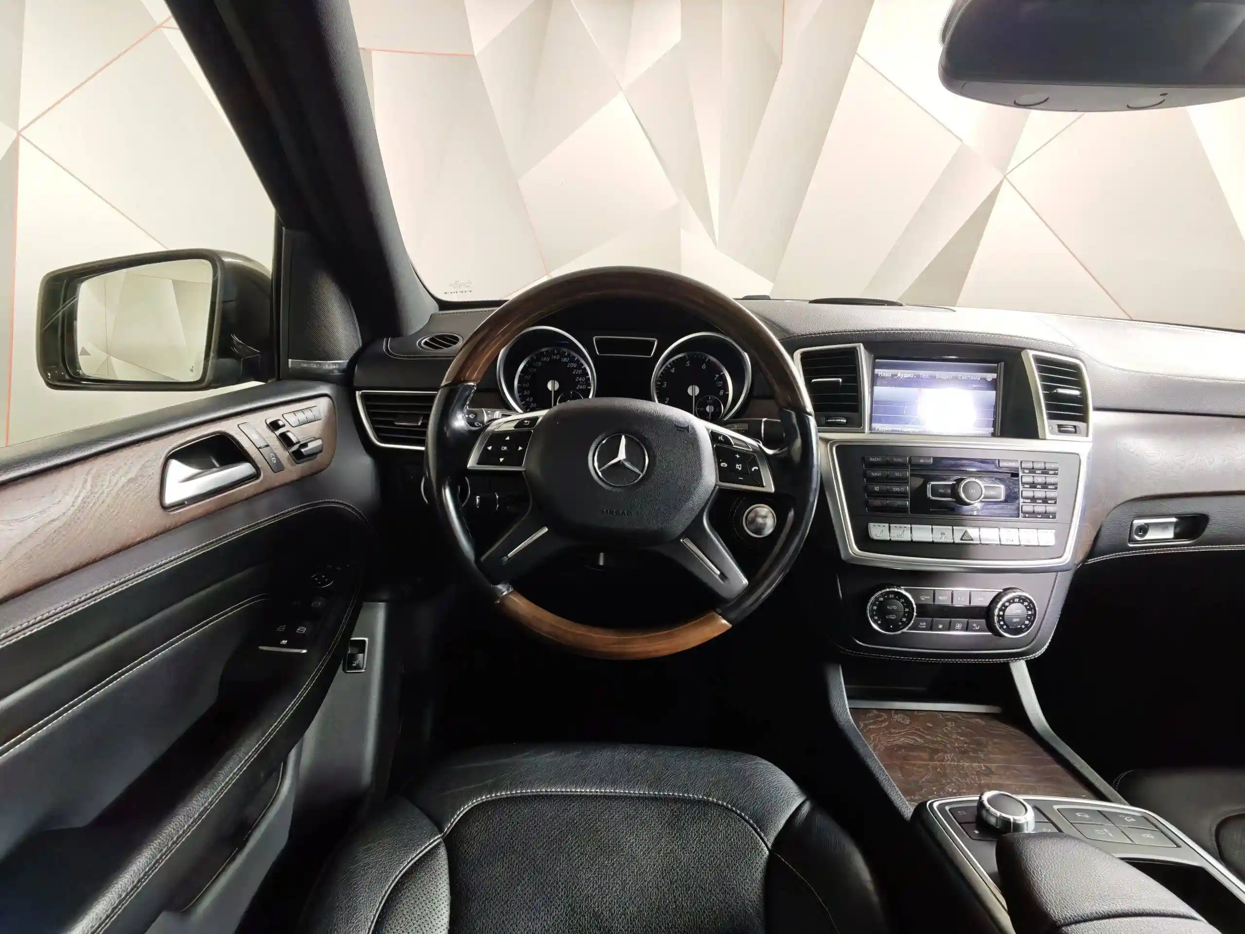 Mercedes-Benz M-Класс 2014